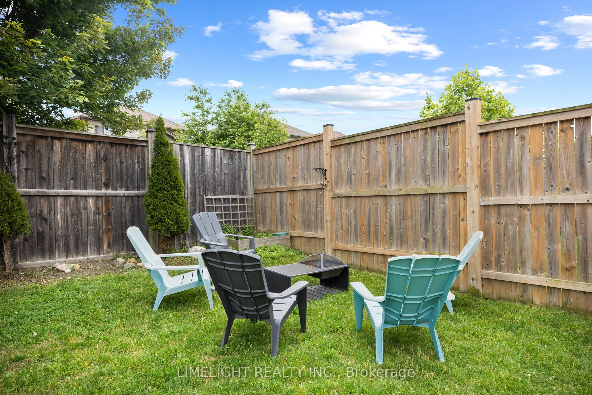 676 Guiness Way Property Photo 34