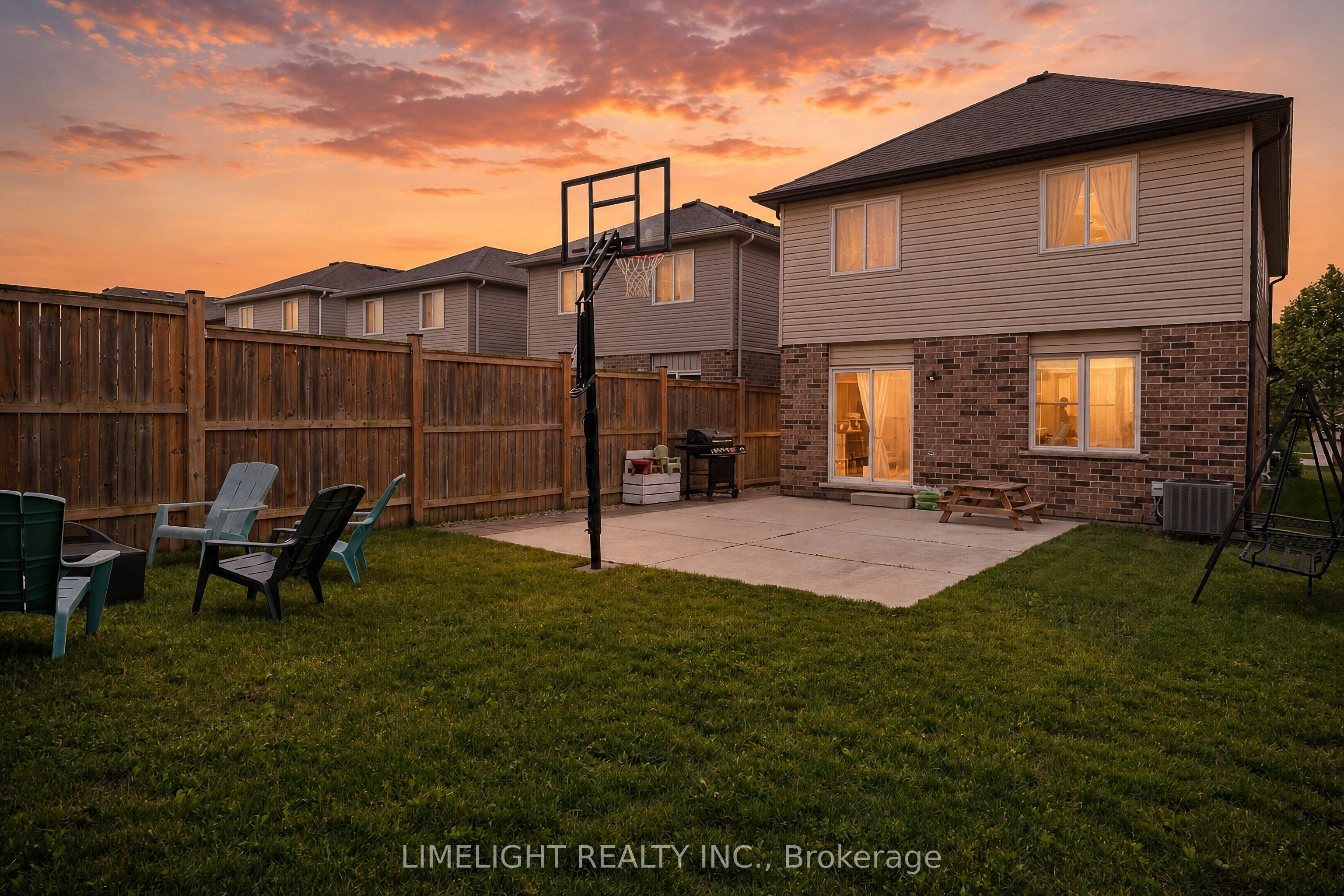676 Guiness Way Property Photo 38
