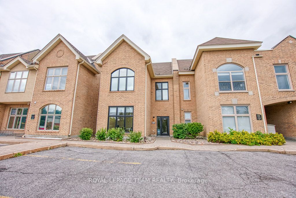 84 Centrepointe Drive