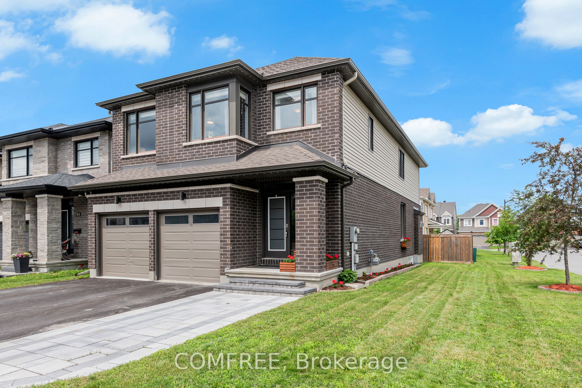 792 Twist Way Property Photo 2