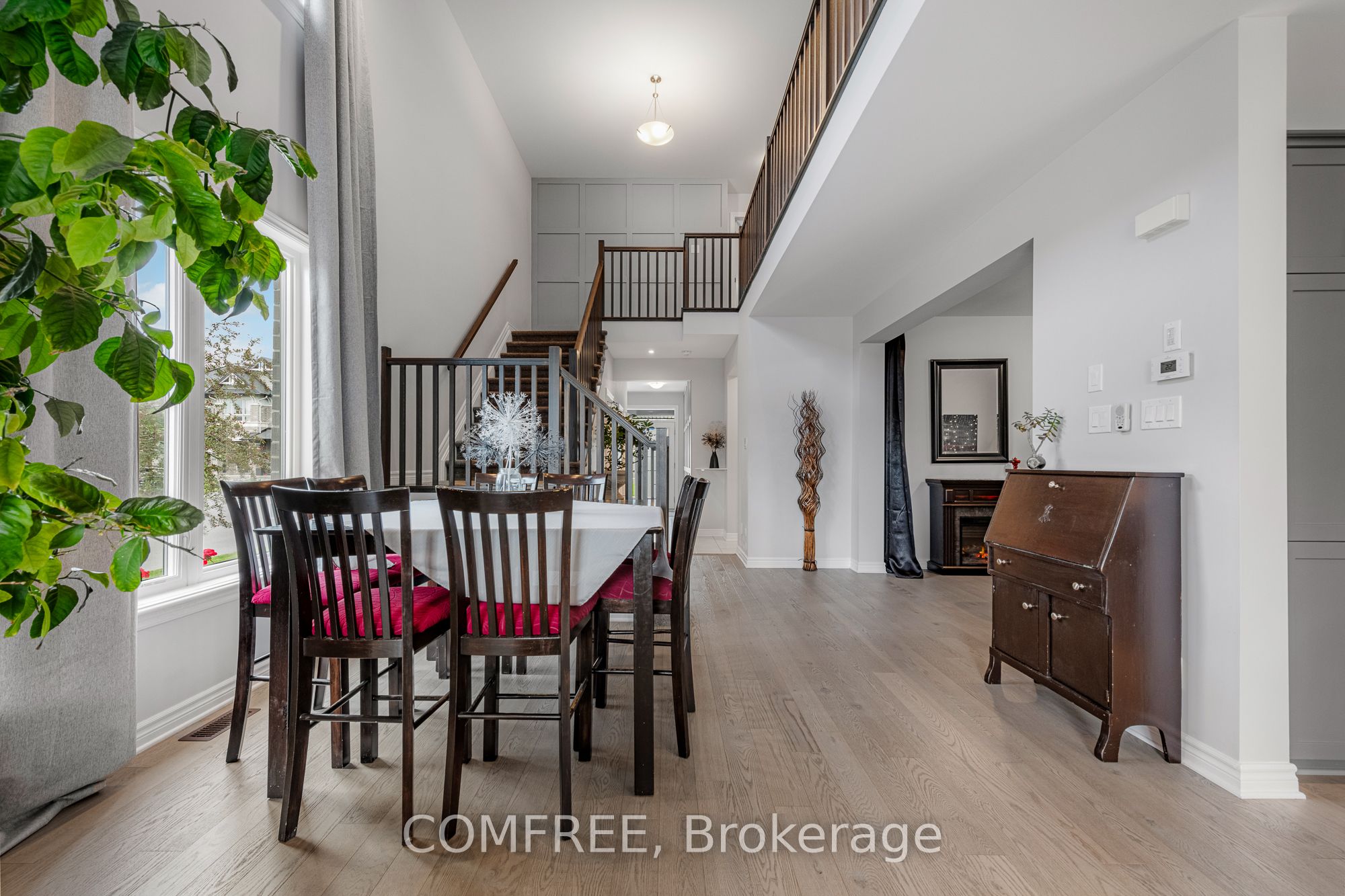 792 Twist Way Property Photo 3