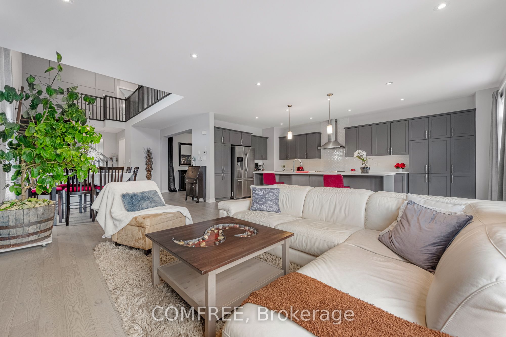 792 Twist Way Property Photo 7