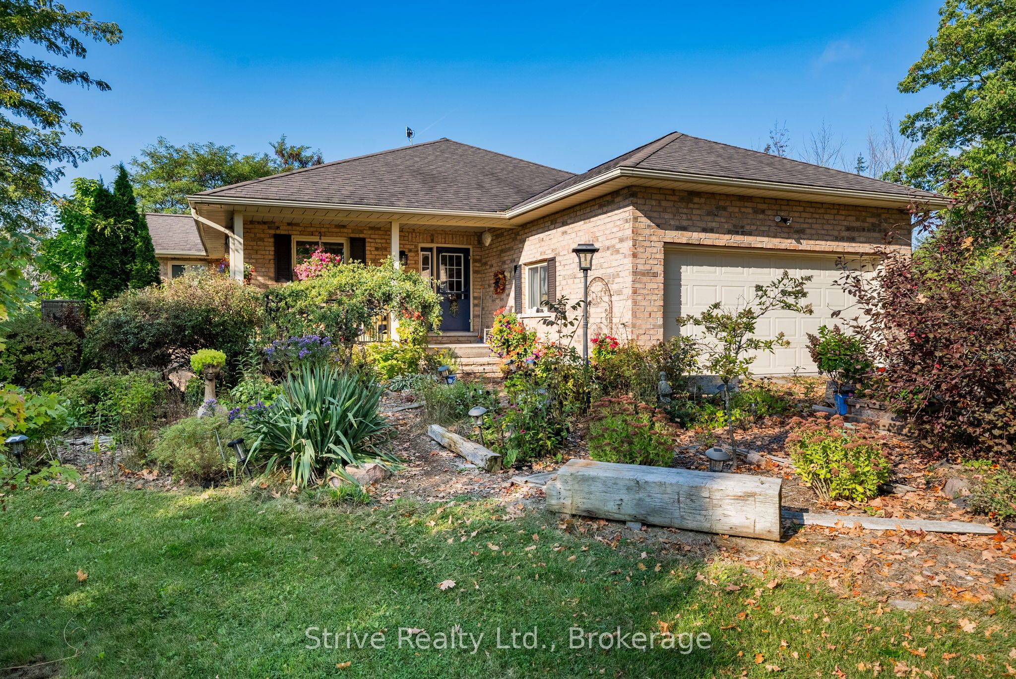 996 Third Line Property Photo 2