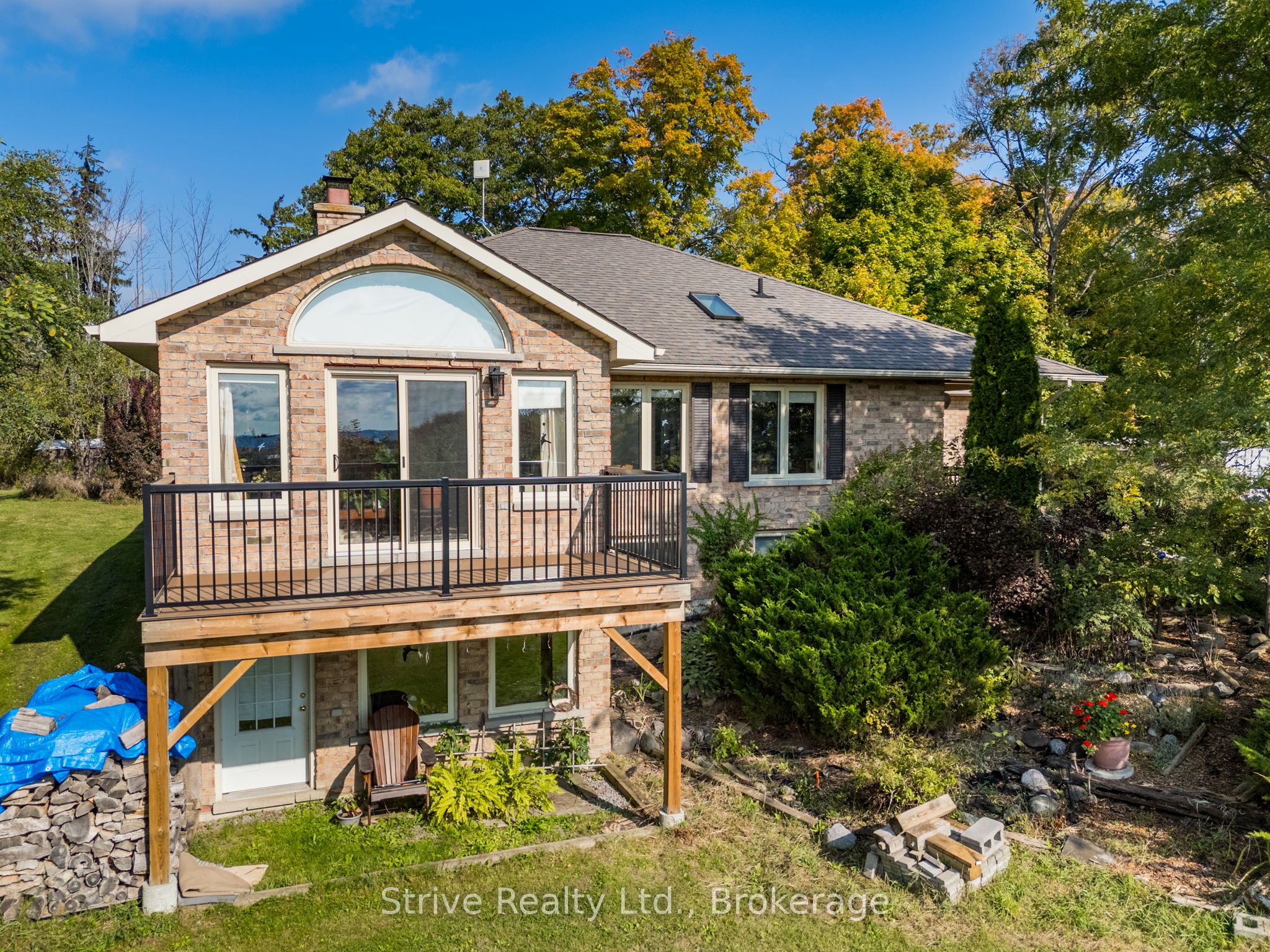 996 Third Line Property Photo 7