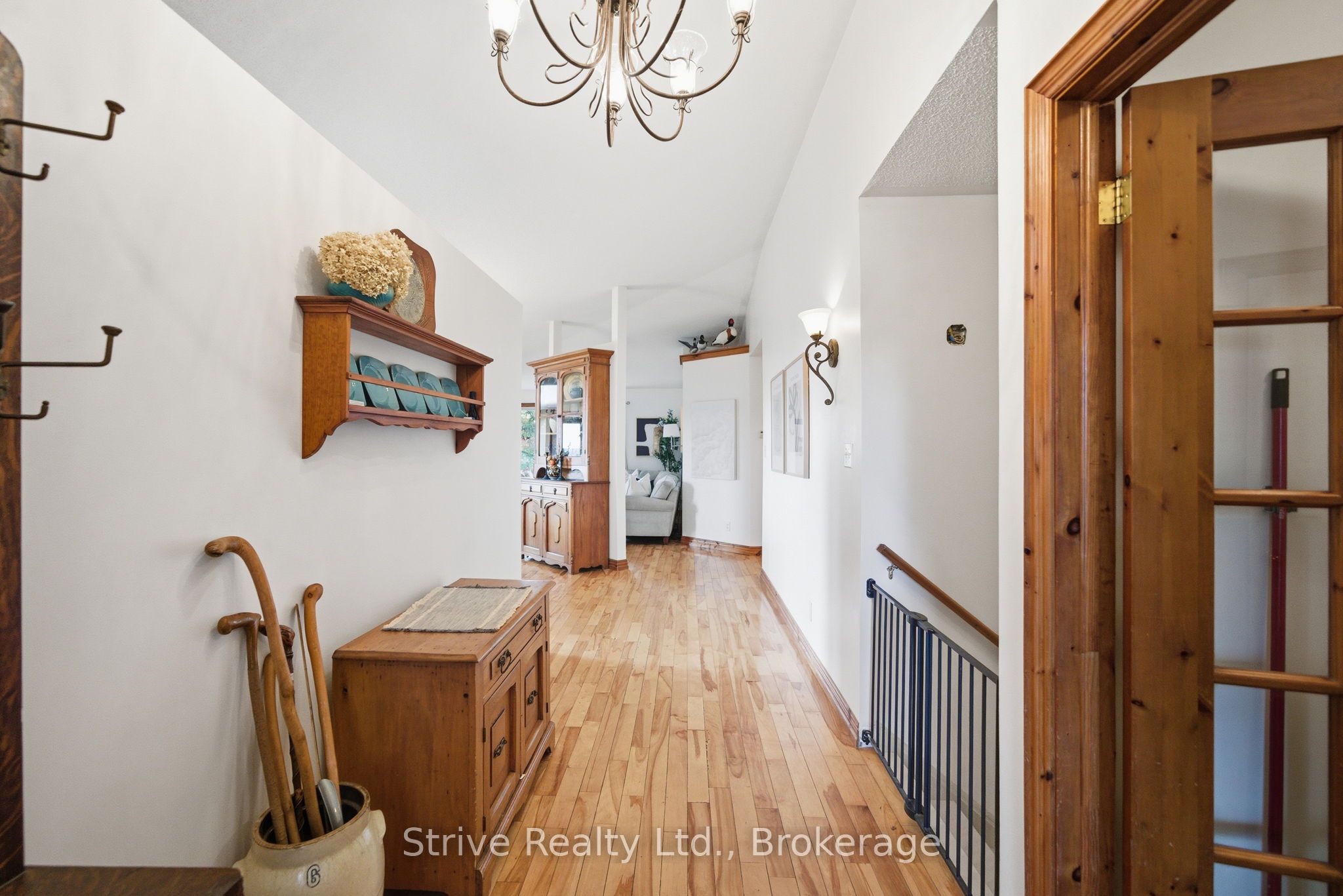 996 Third Line Property Photo 8