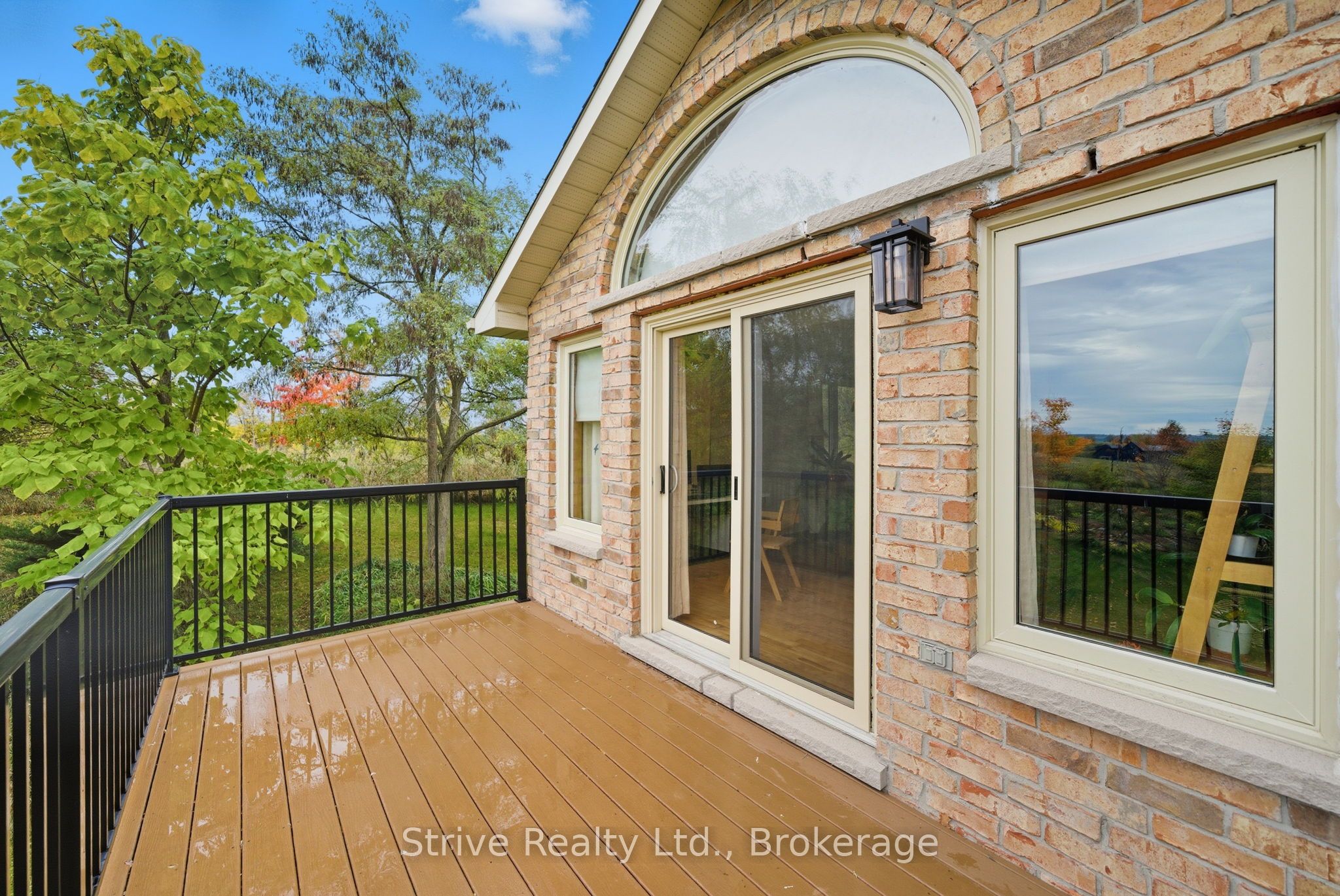 996 Third Line Property Photo 14