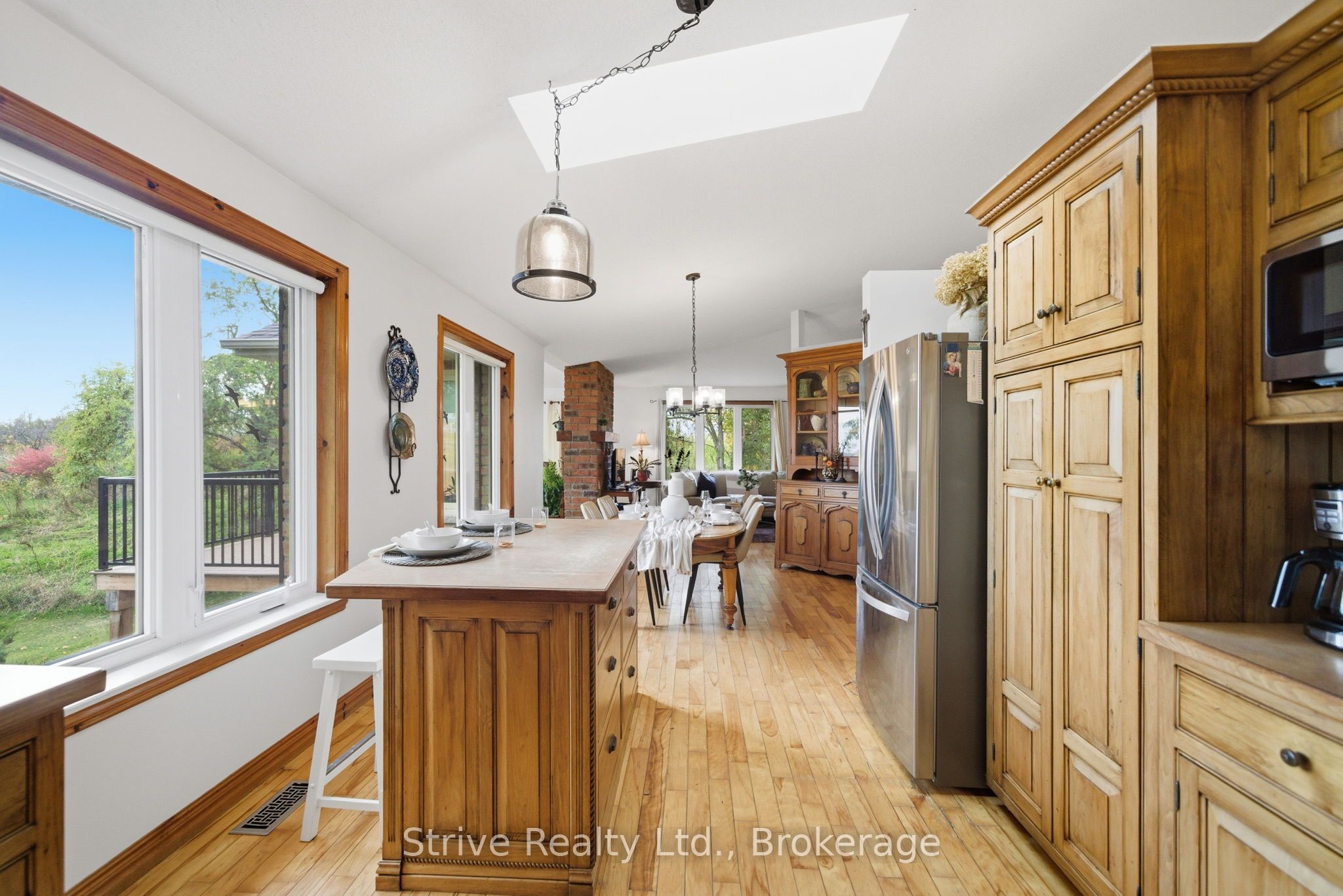 996 Third Line Property Photo 18