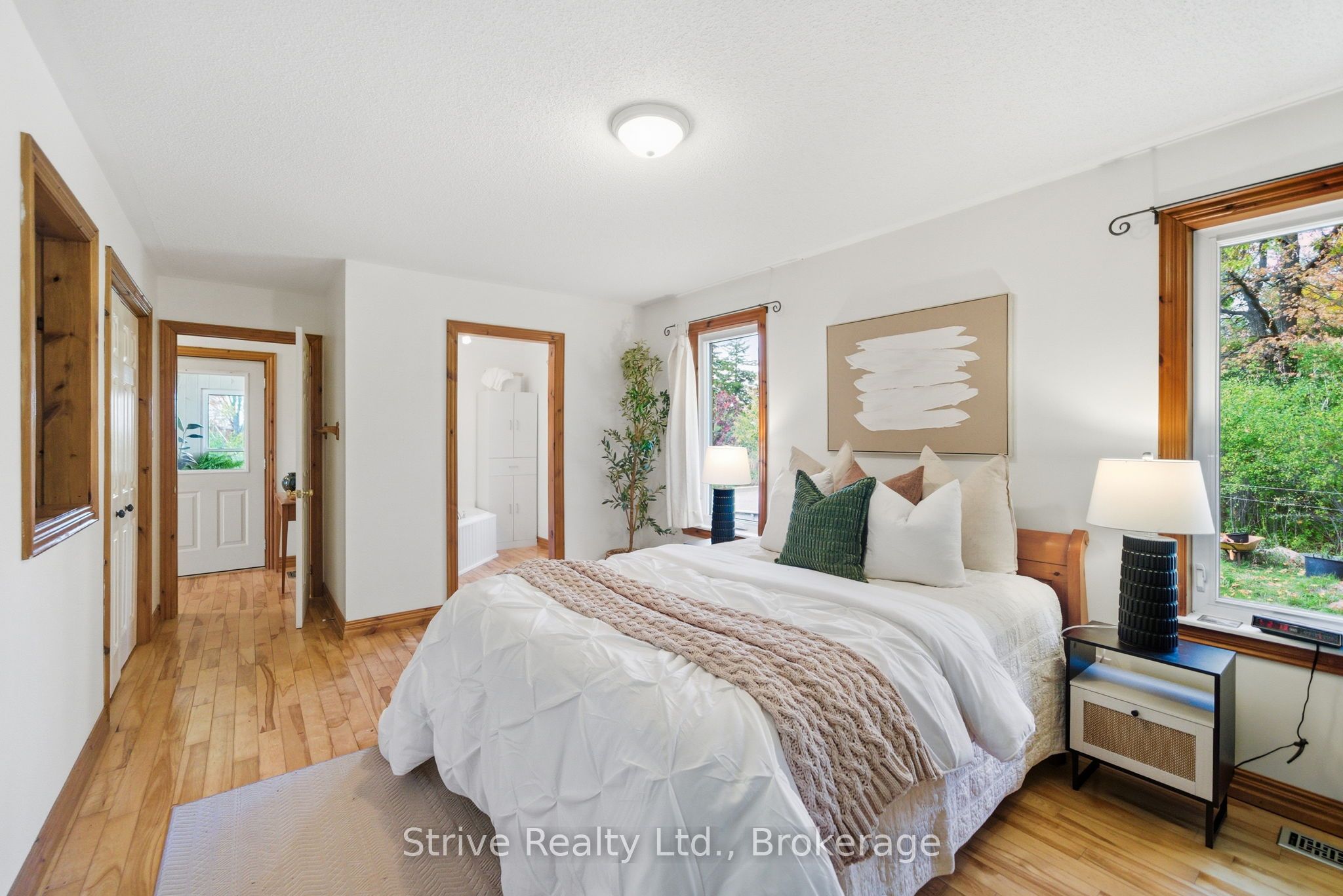 996 Third Line Property Photo 22