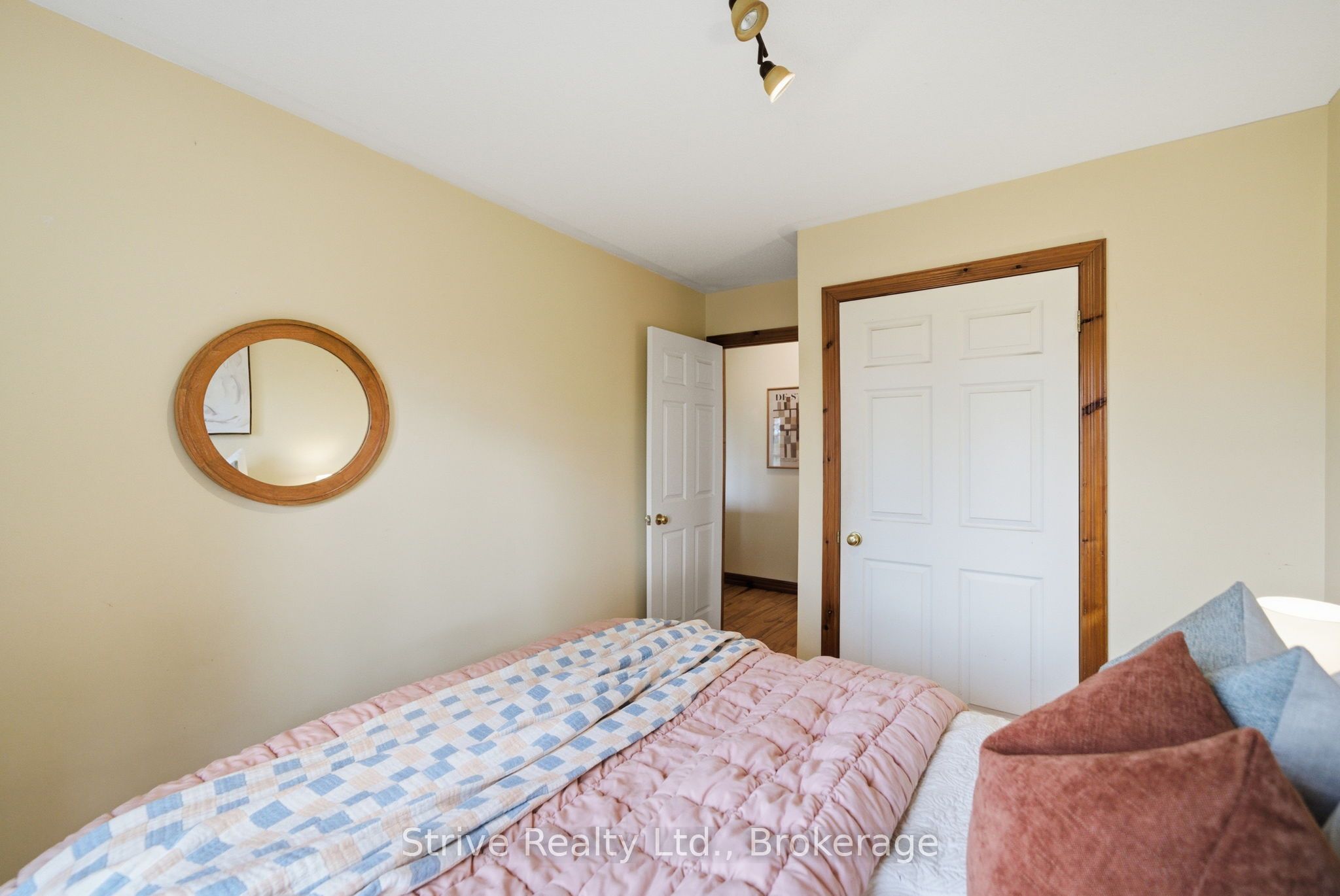 996 Third Line Property Photo 26