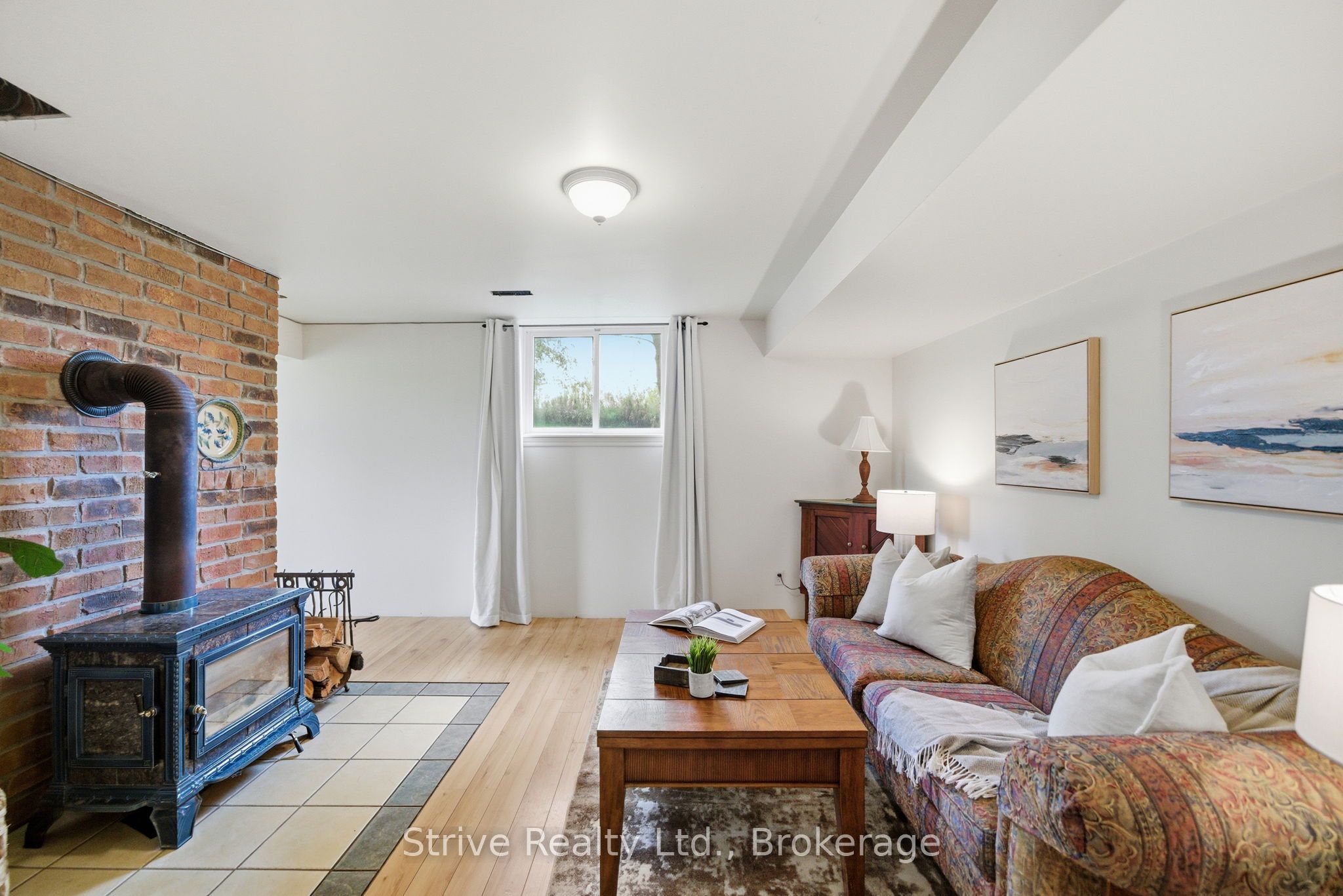 996 Third Line Property Photo 31