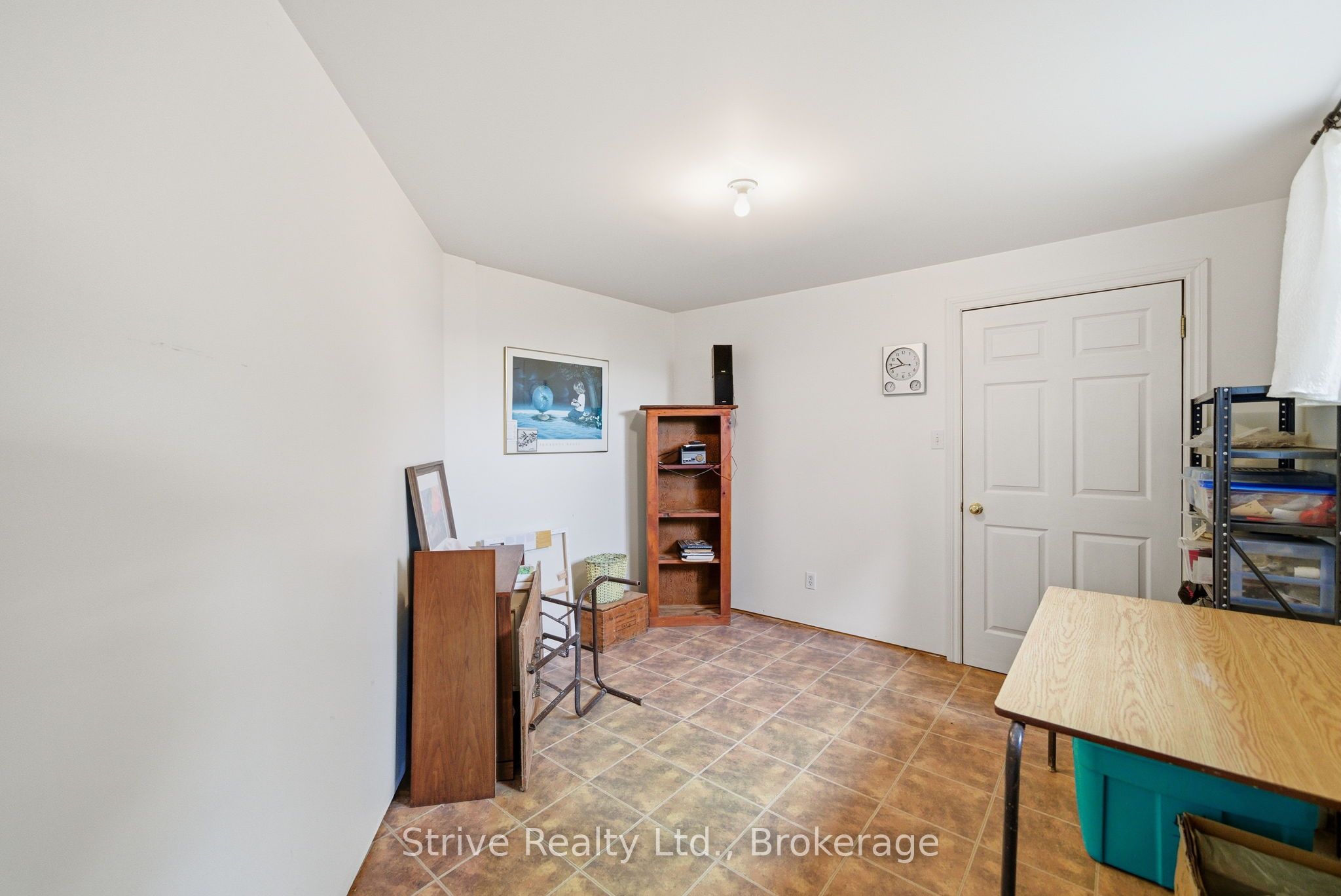 996 Third Line Property Photo 37