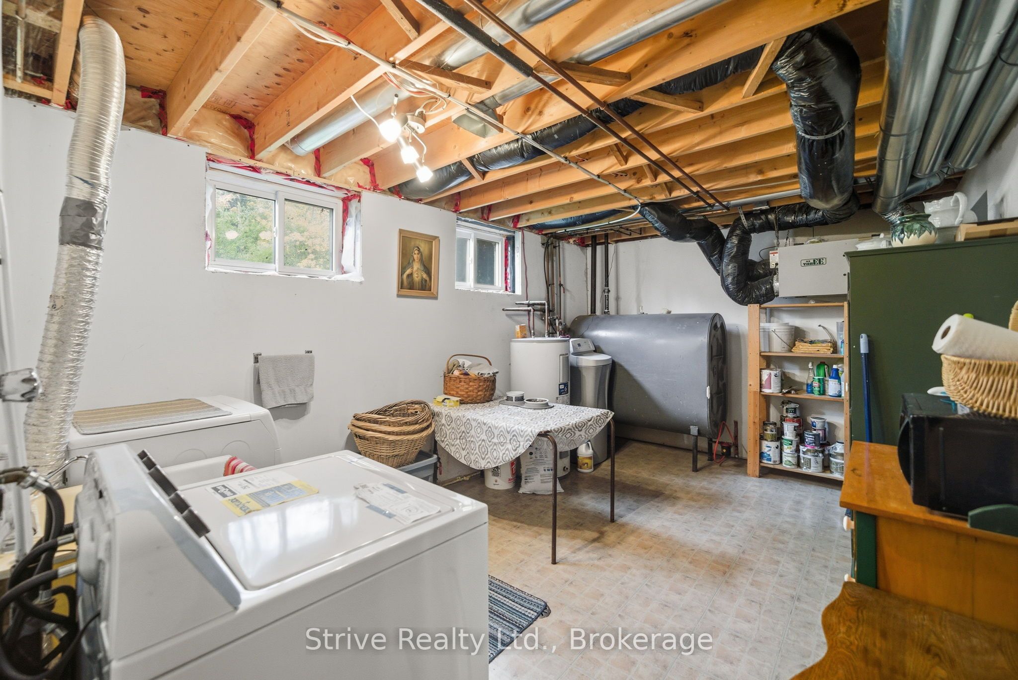 996 Third Line Property Photo 40
