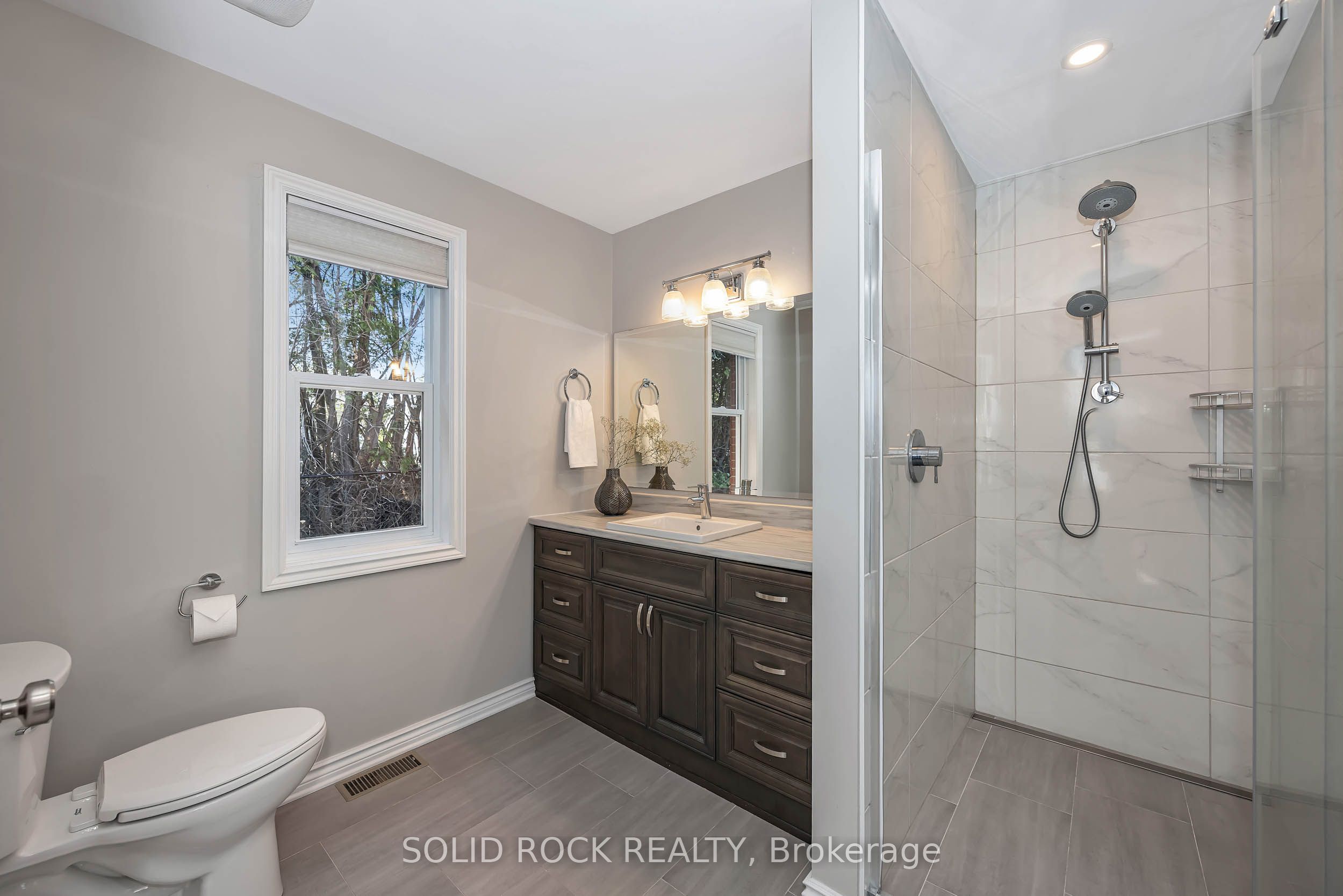 3710 River Road Property Photo 24