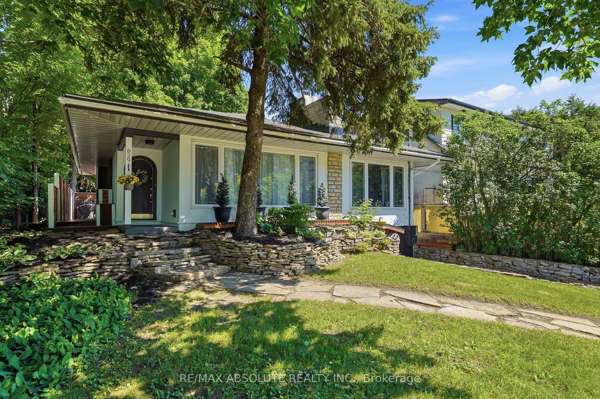 829 Montreal Road Property Photo 1