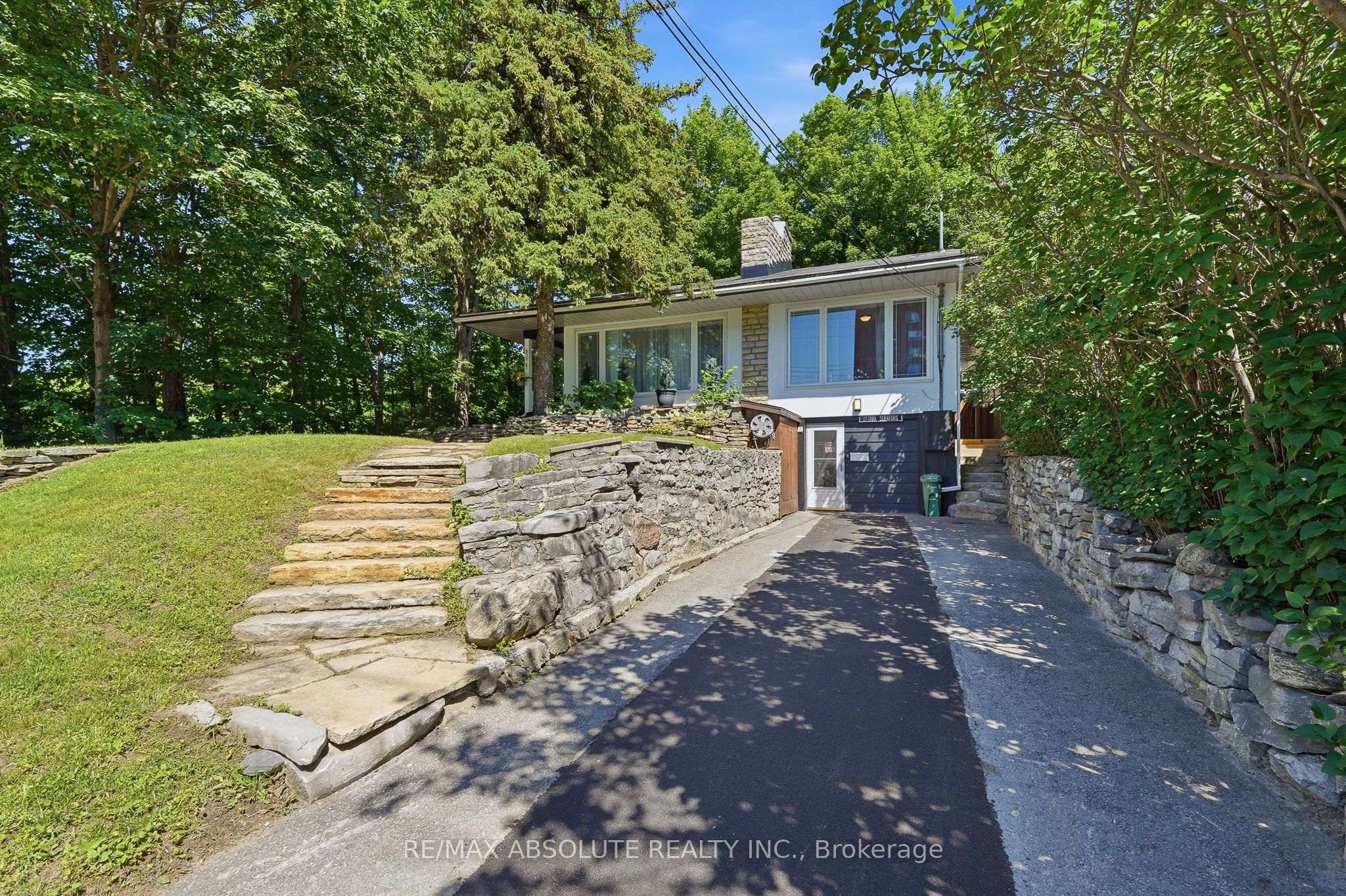829 Montreal Road Property Photo 2