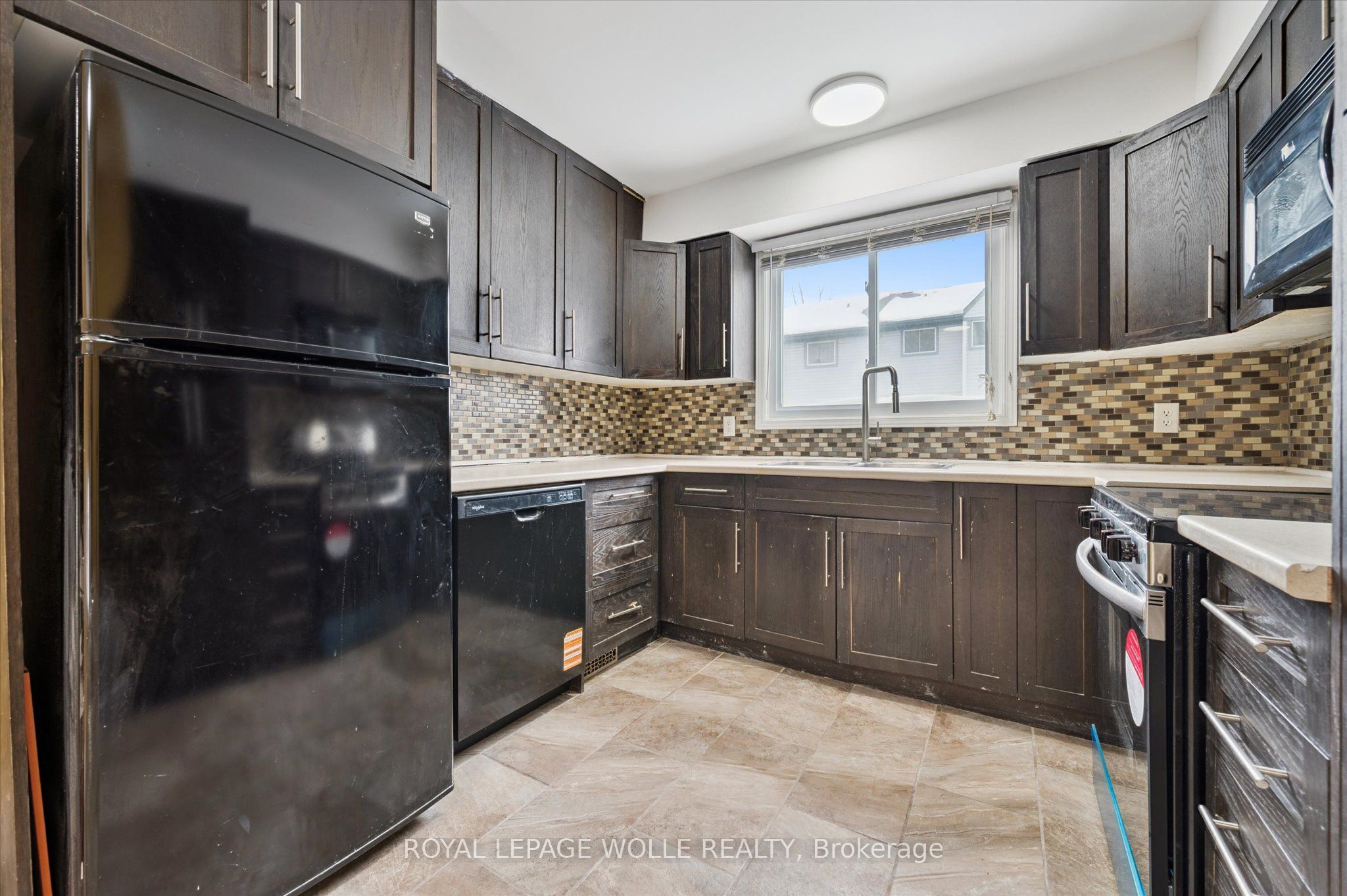 589 Beechwood Drive 43 Property Photo 15