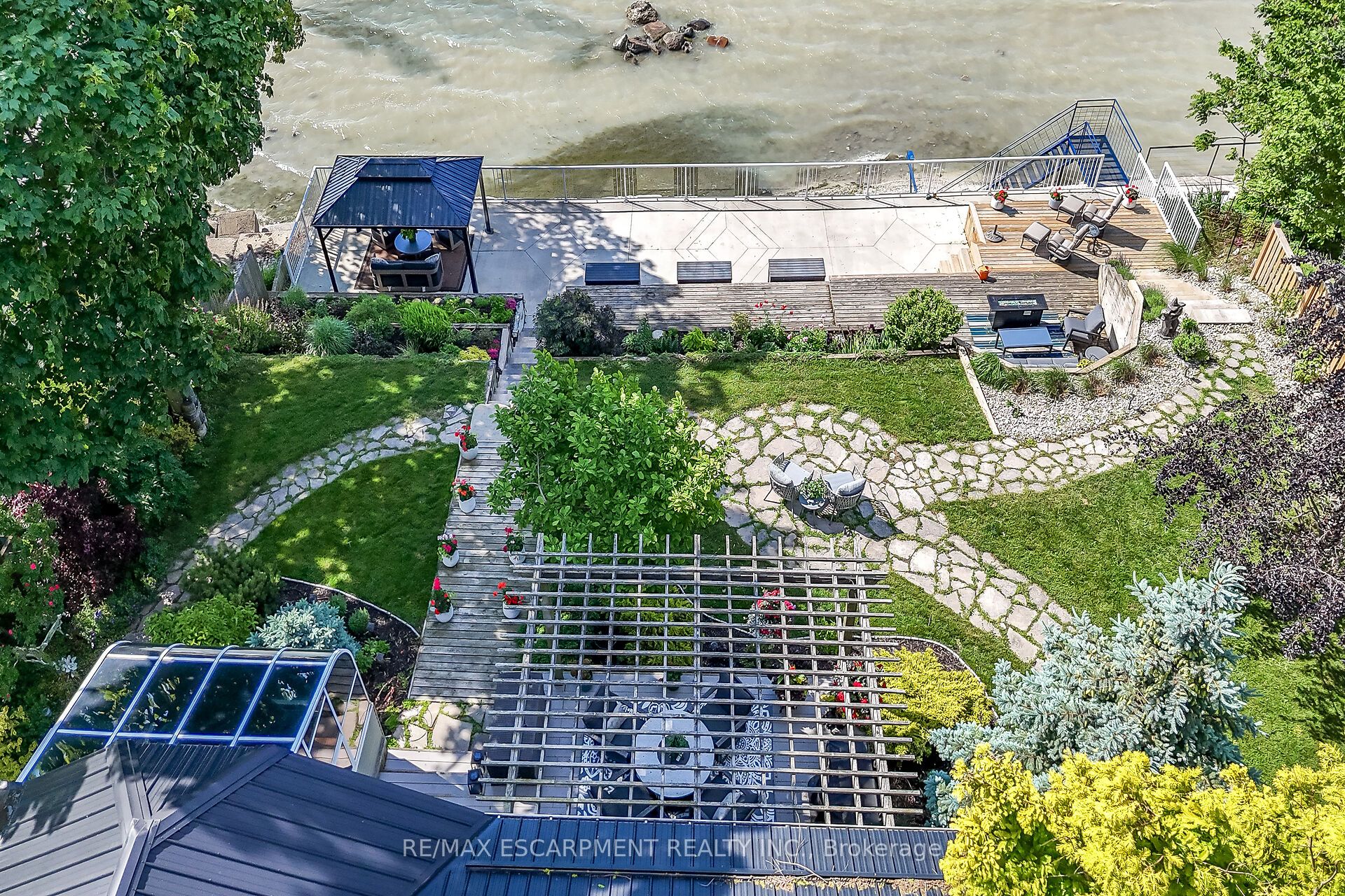 108 Lakeside Drive Property Photo 44