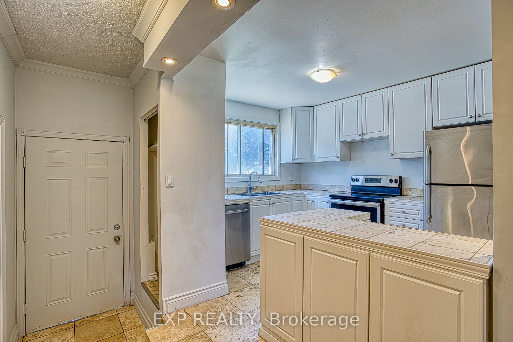 75 Berkindale Drive 85 Property Photo 5