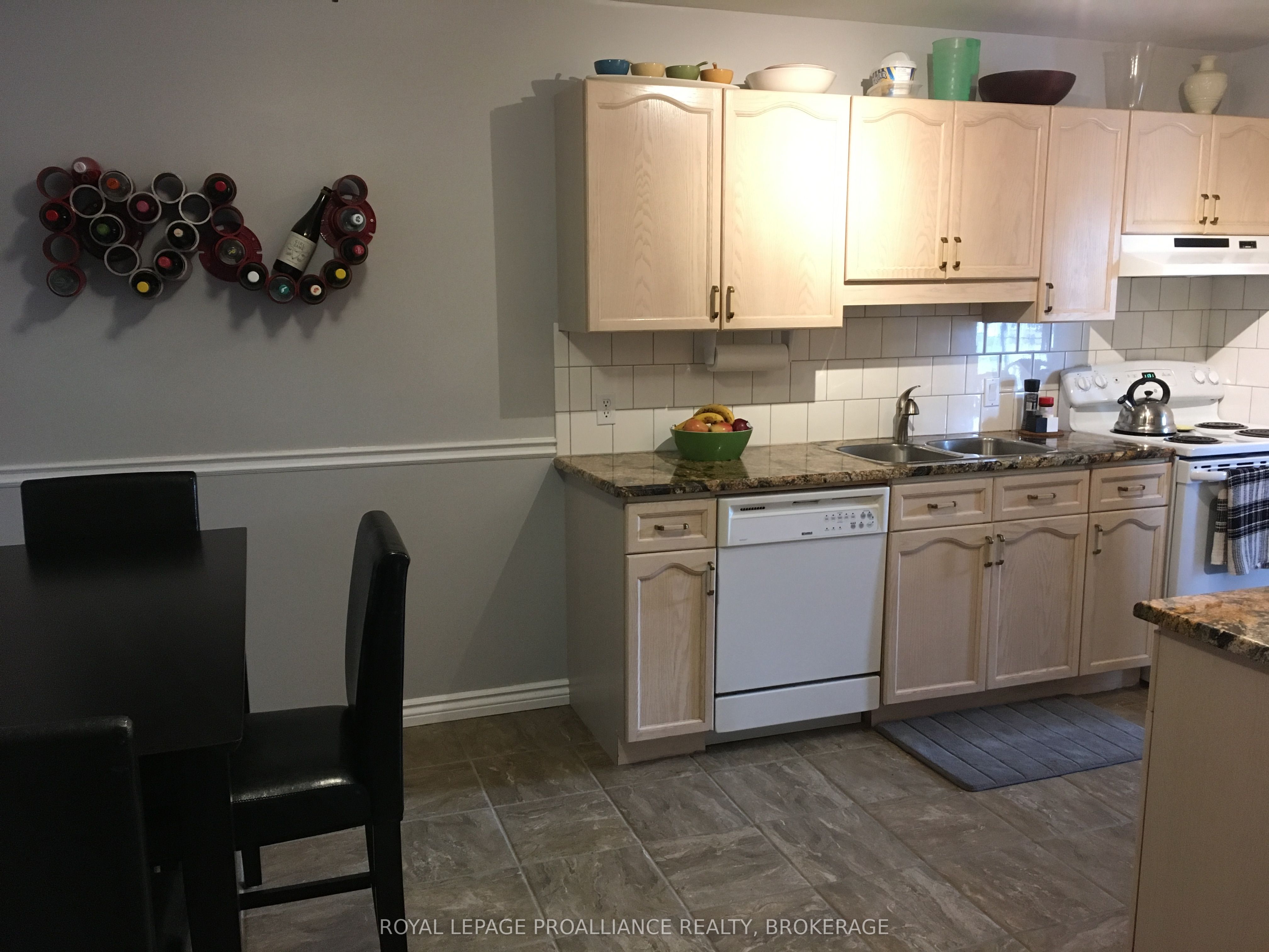 653 Barnsley Crescent Property Photo 20