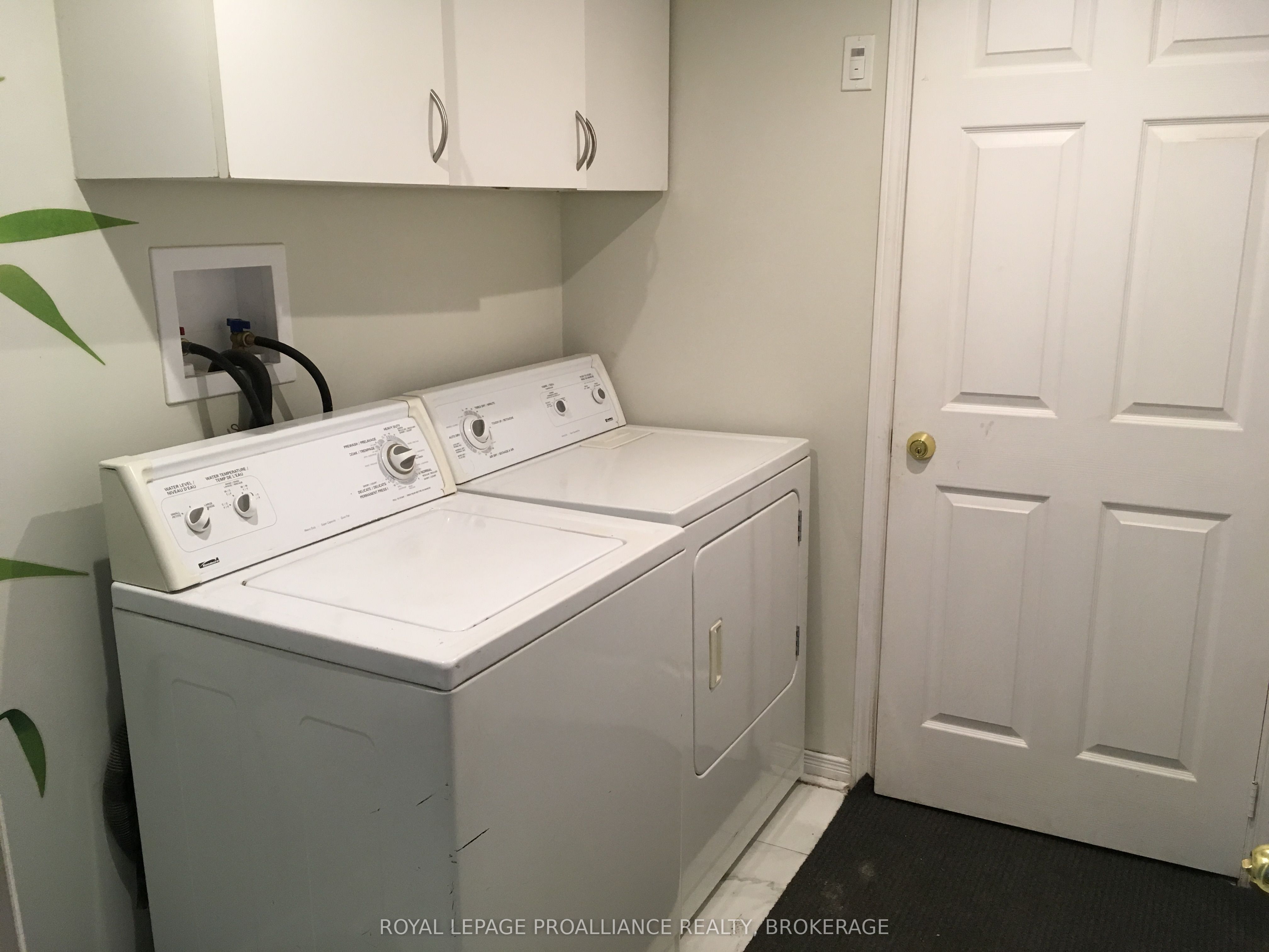 653 Barnsley Crescent Property Photo 37