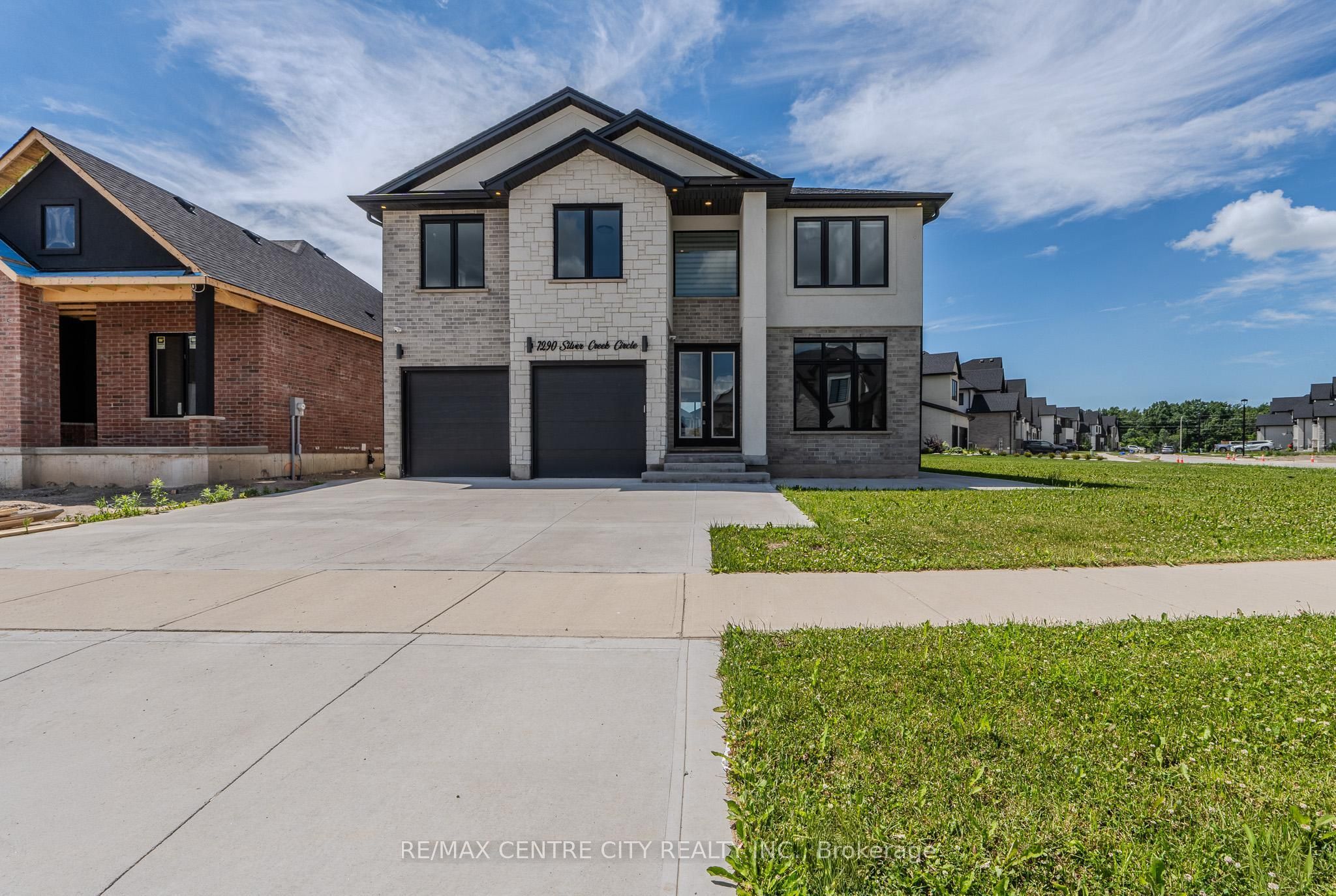 7290 Silver Creek Circle Property Photo 1