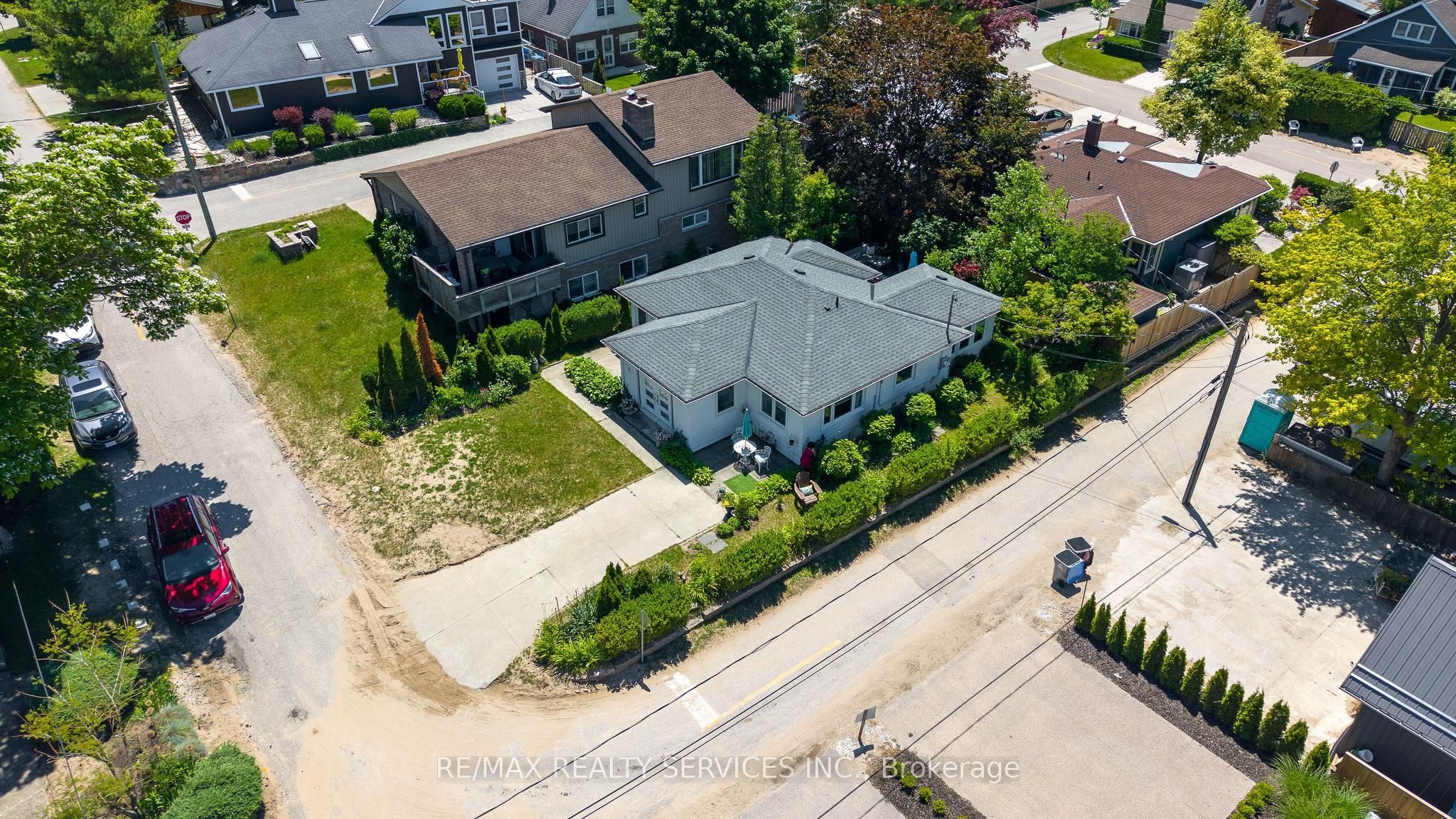 70 Oak Street Property Photo 4