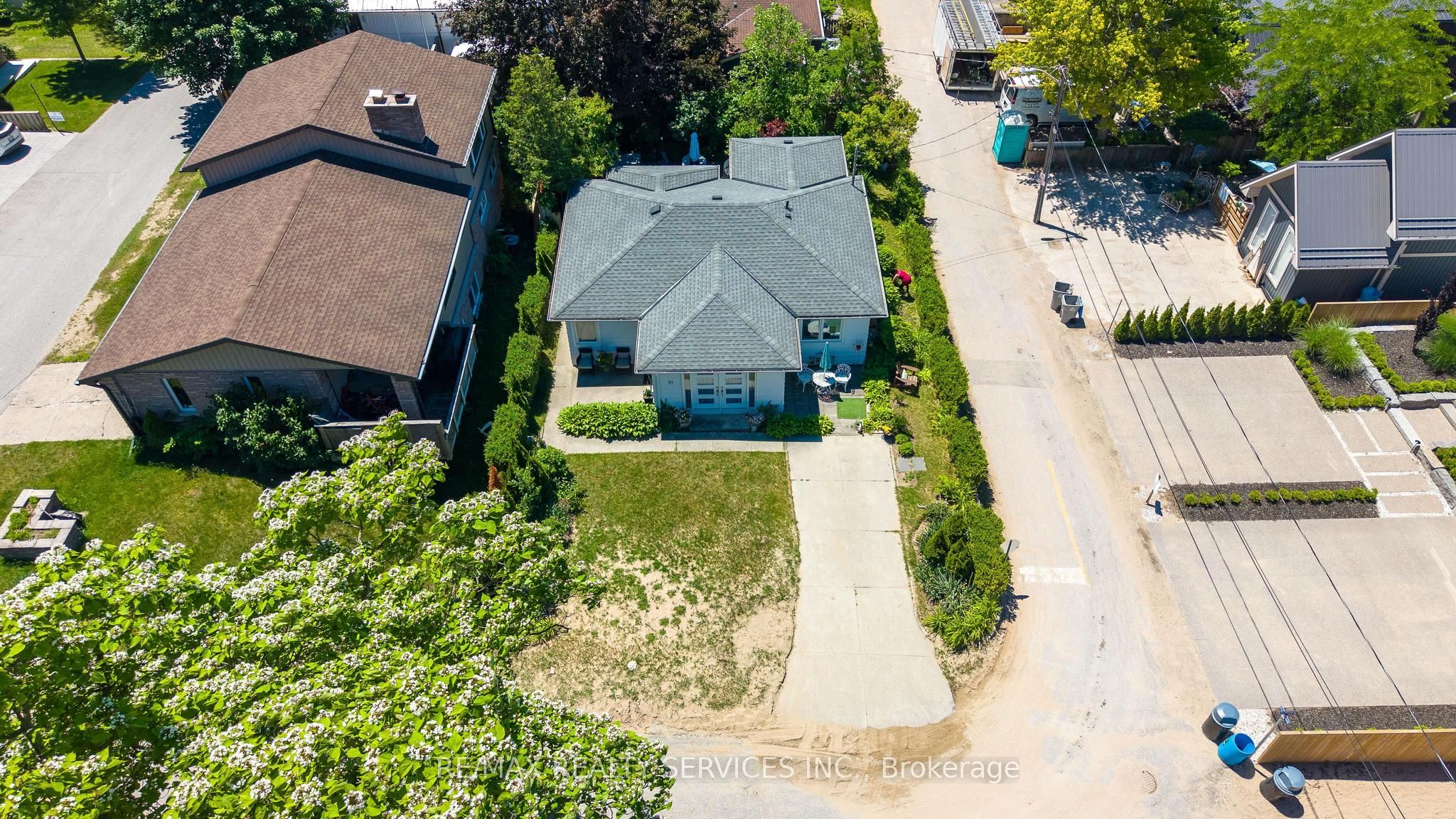 70 Oak Street Property Photo 5