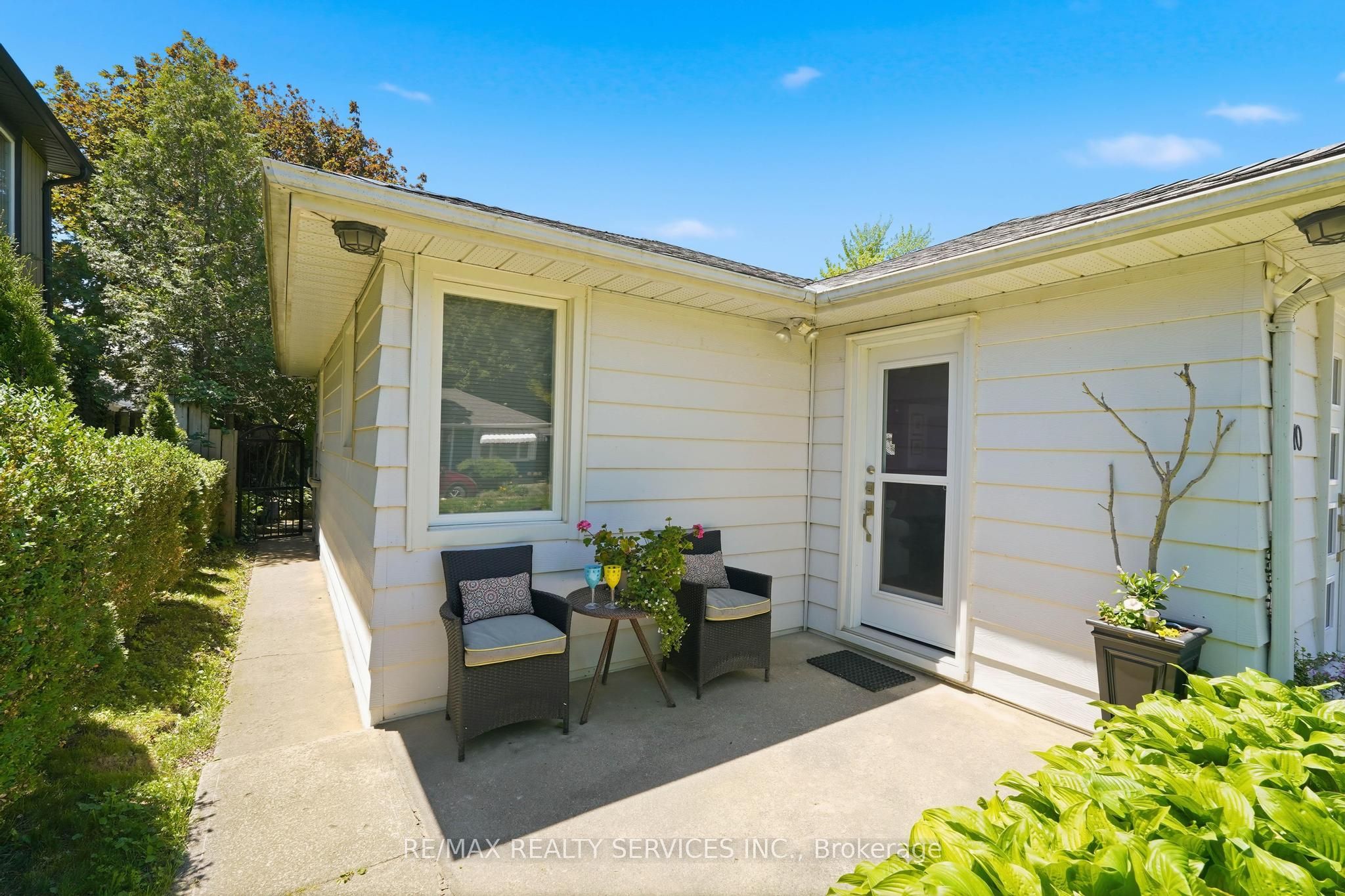 70 Oak Street Property Photo 10