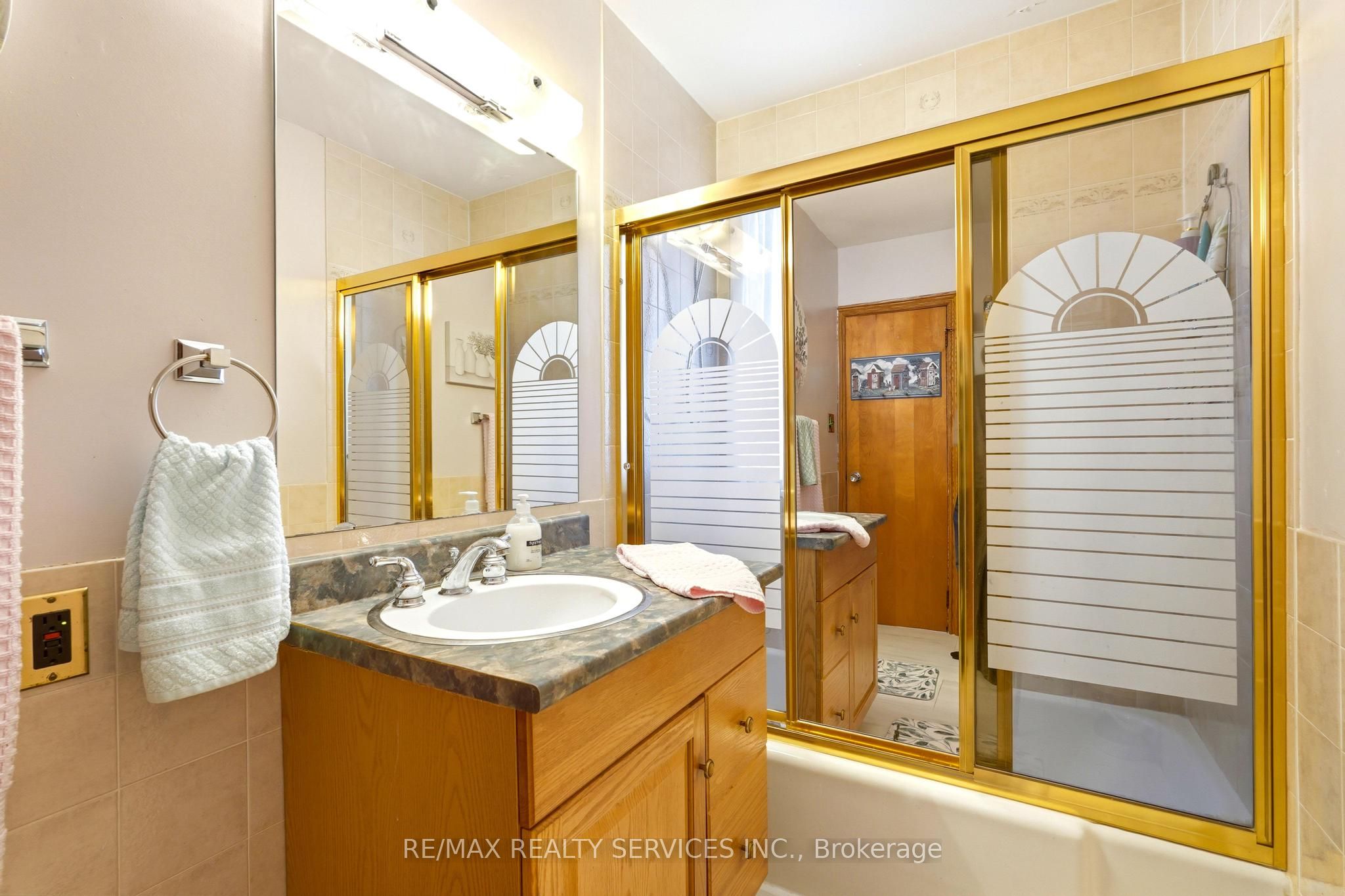 70 Oak Street Property Photo 30