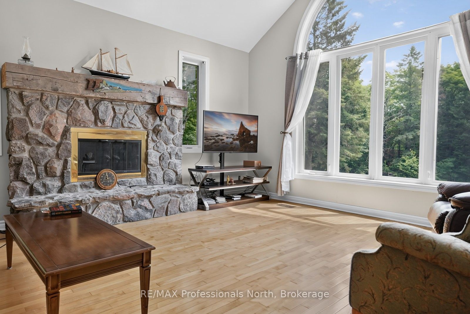 17254 Highway 118 Property Photo 6