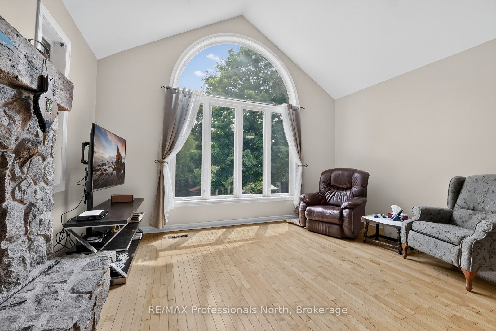17254 Highway 118 Property Photo 7