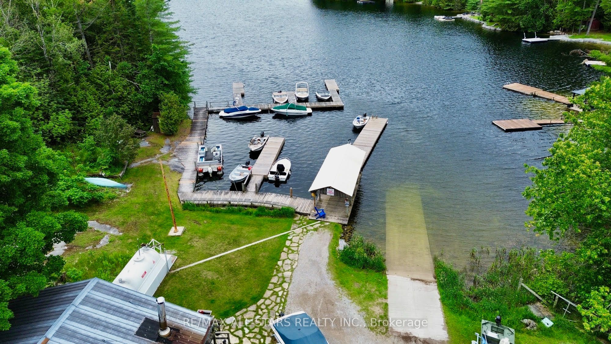 25 West Clear Bay Road Property Photo 9