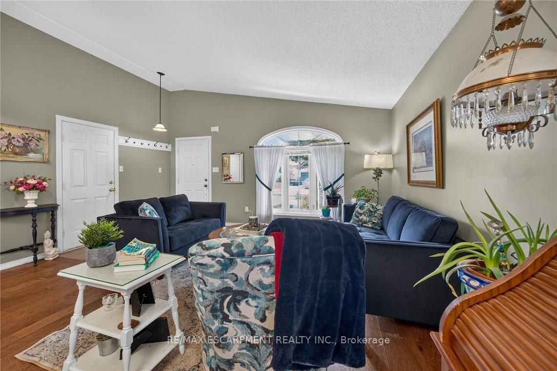 64 Caledonia Avenue Property Photo 6