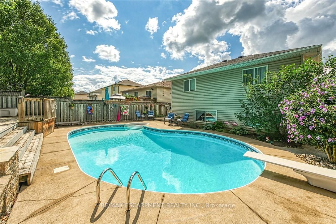64 Caledonia Avenue Property Photo 33