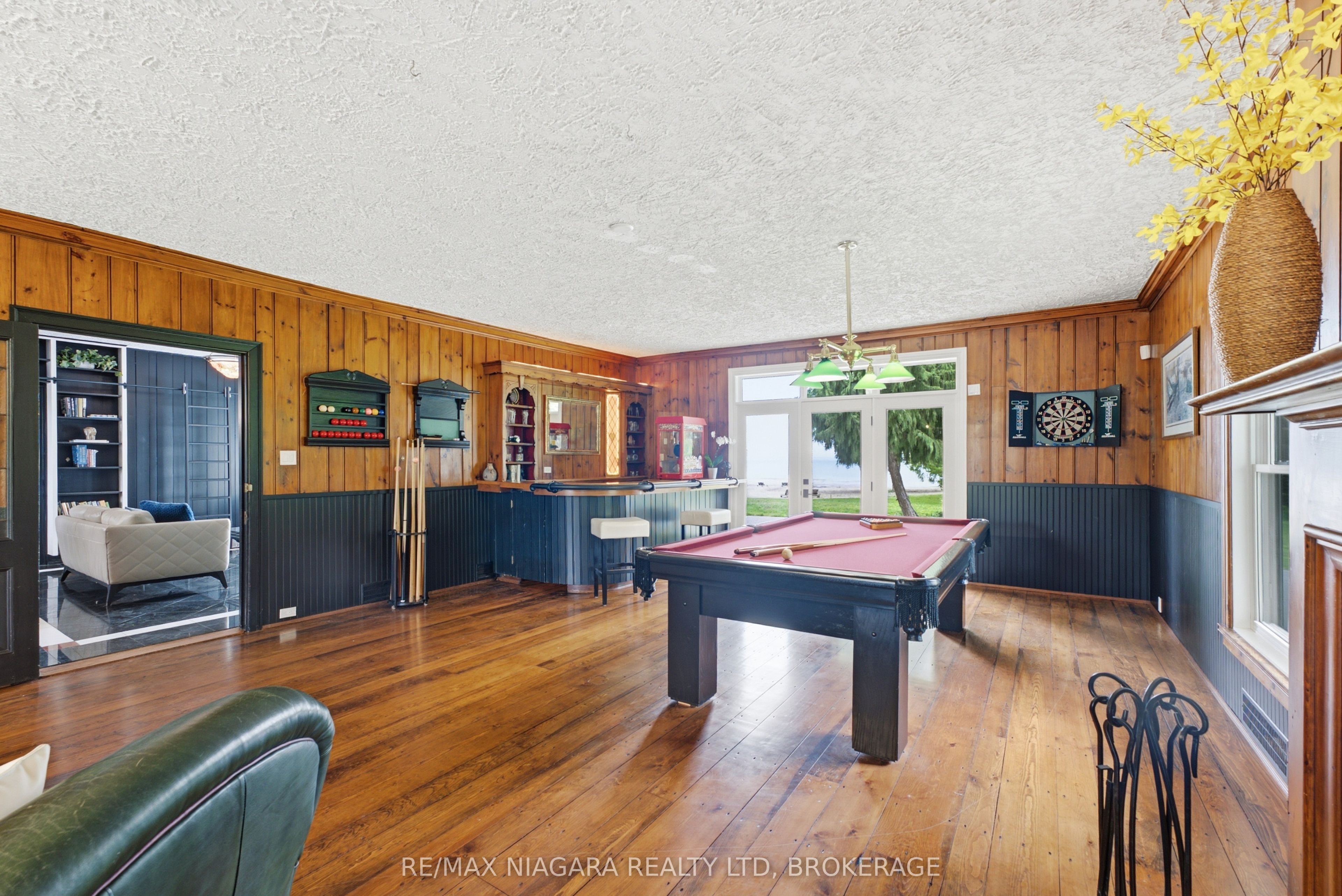 214 Windmill Point Road S Property Photo 12