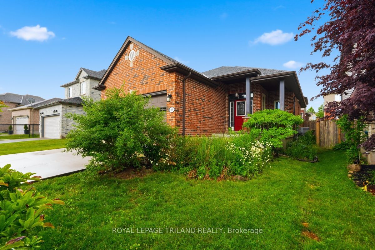 989 Roulston Crescent