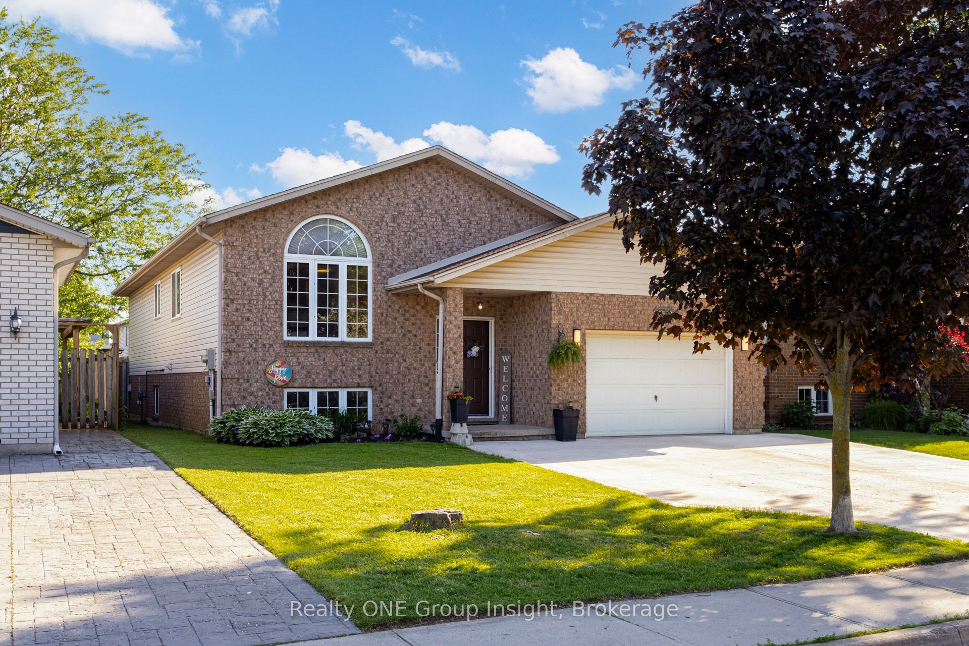 7880 Ascot Circle Property Photo 2