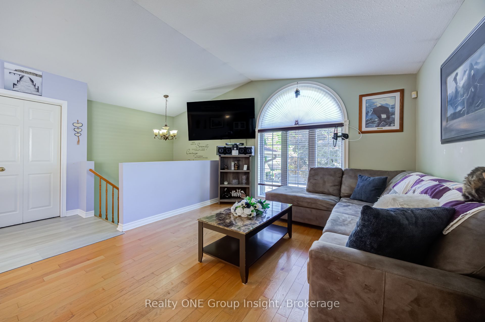 7880 Ascot Circle Property Photo 4