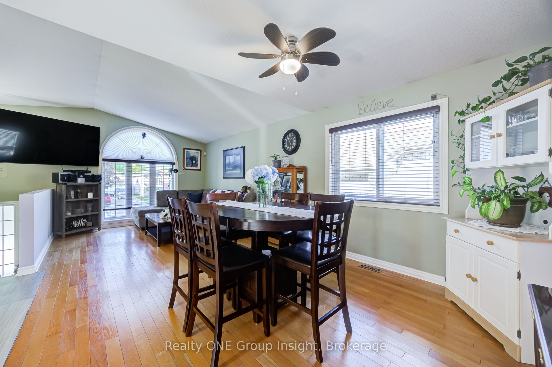 7880 Ascot Circle Property Photo 8
