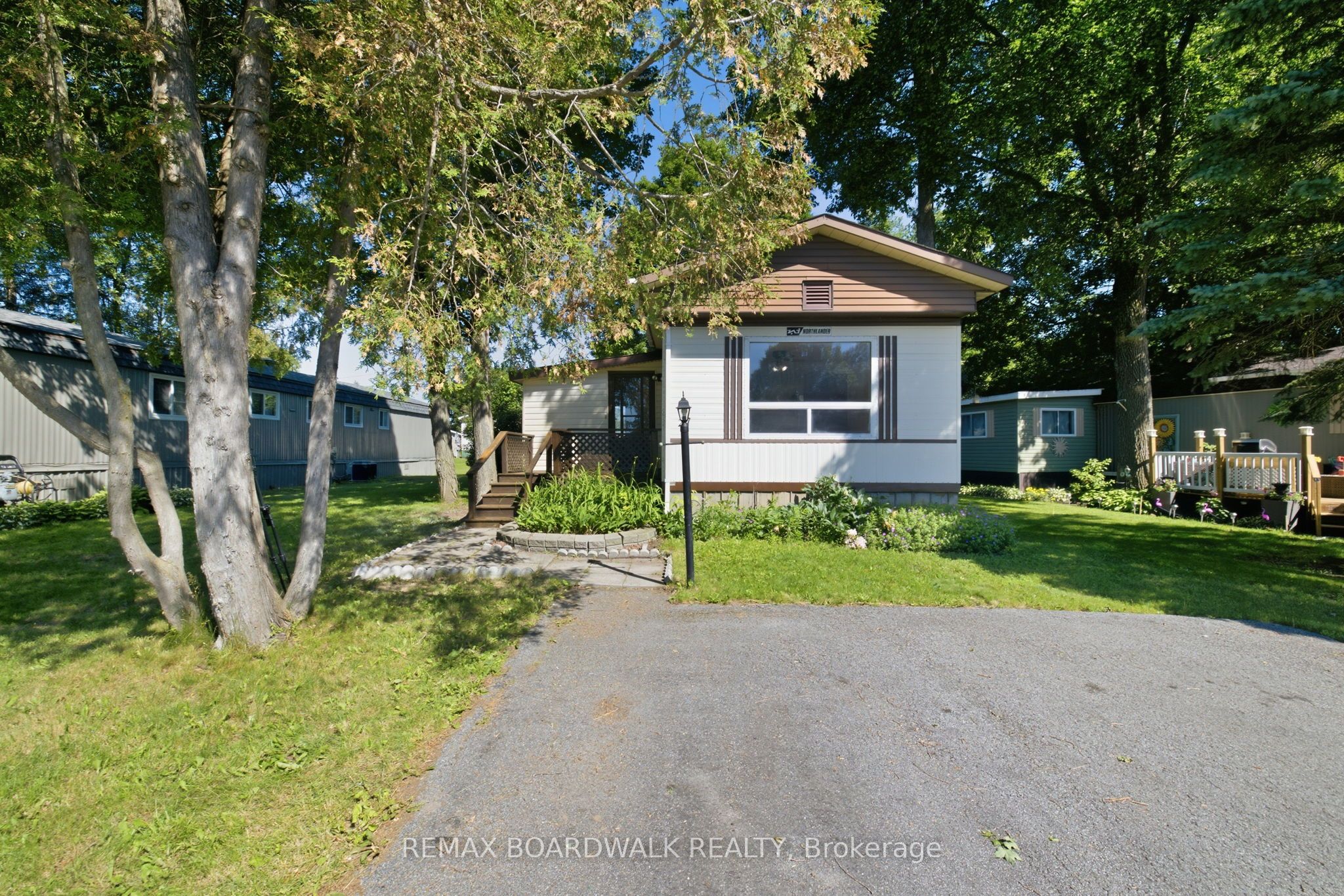 516 Maplegrove Road