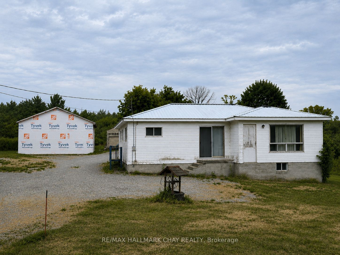 1594 Honey Harbour Road Property Photo 1