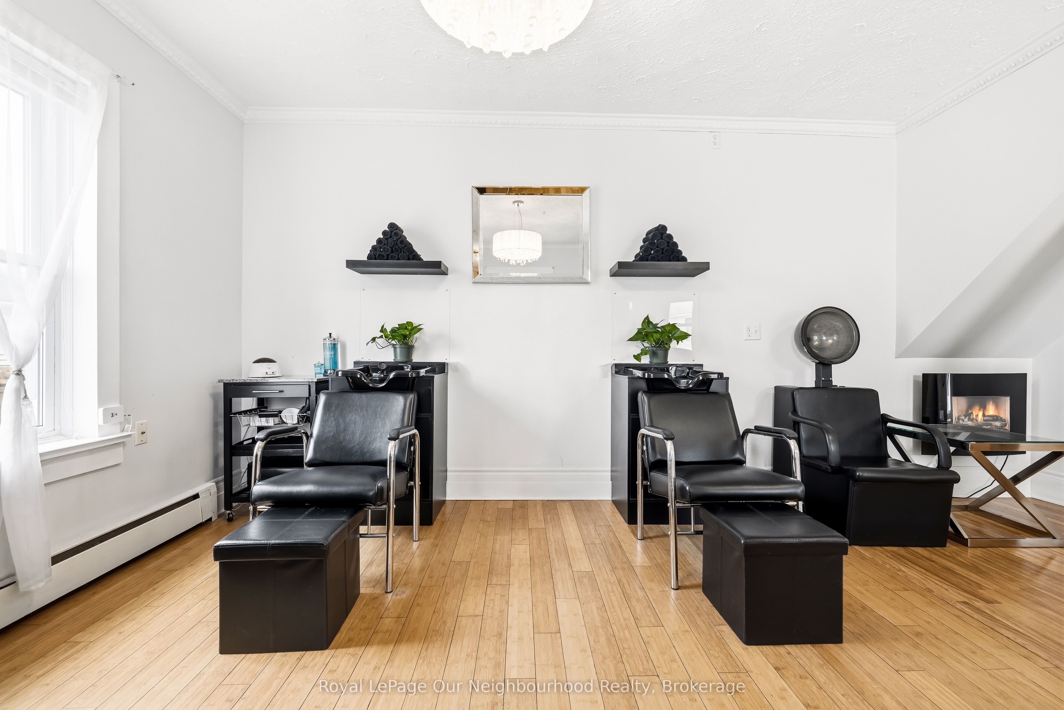 162 Dundas Street E Property Photo 8