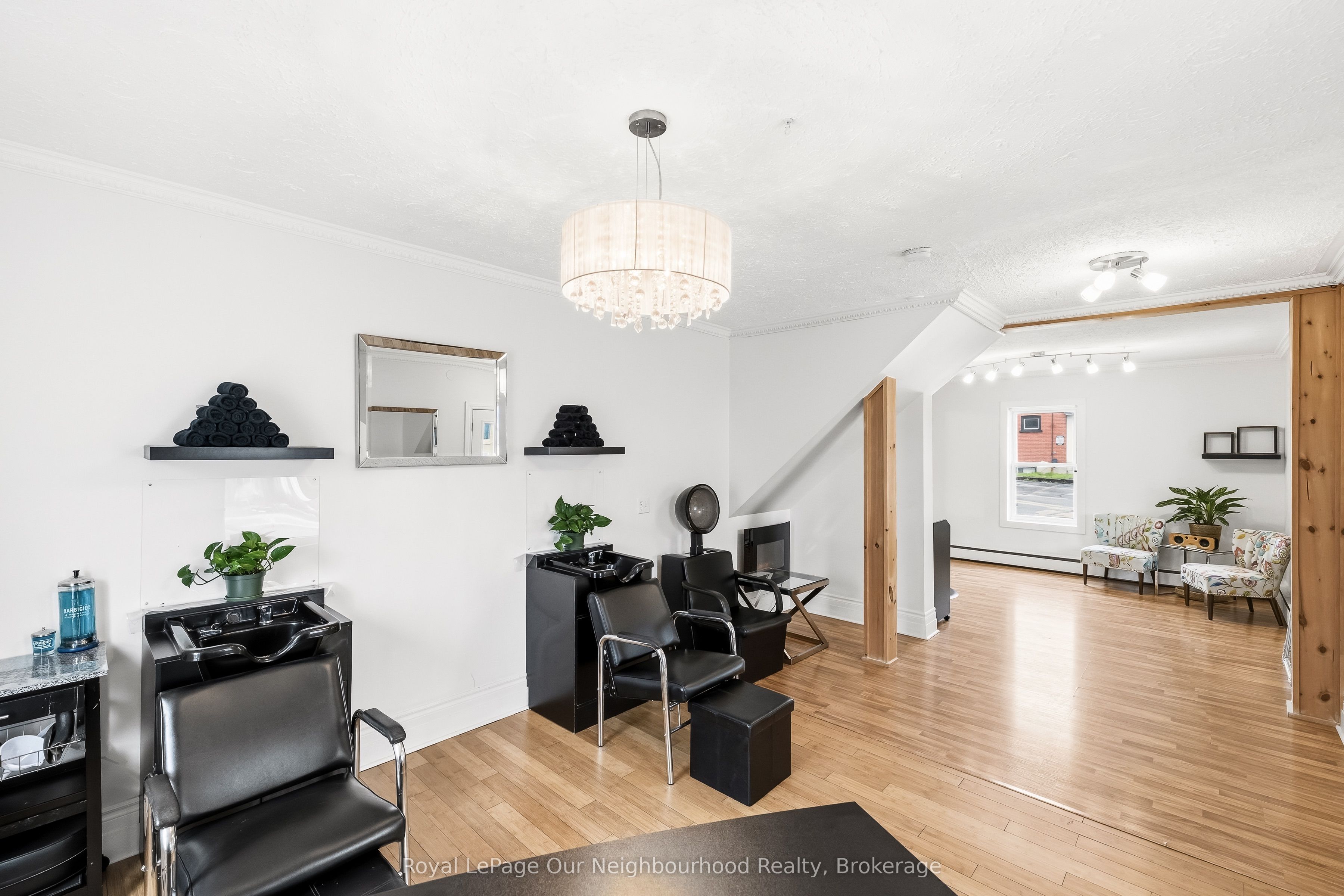 162 Dundas Street E Property Photo 10