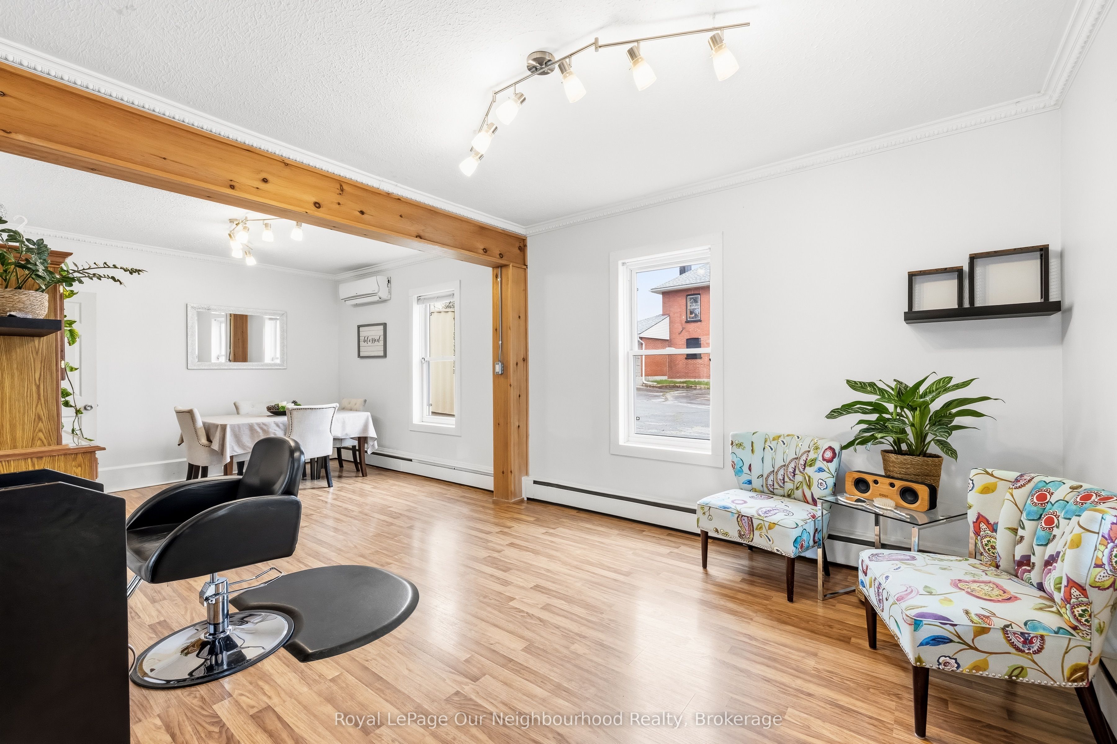 162 Dundas Street E Property Photo 11