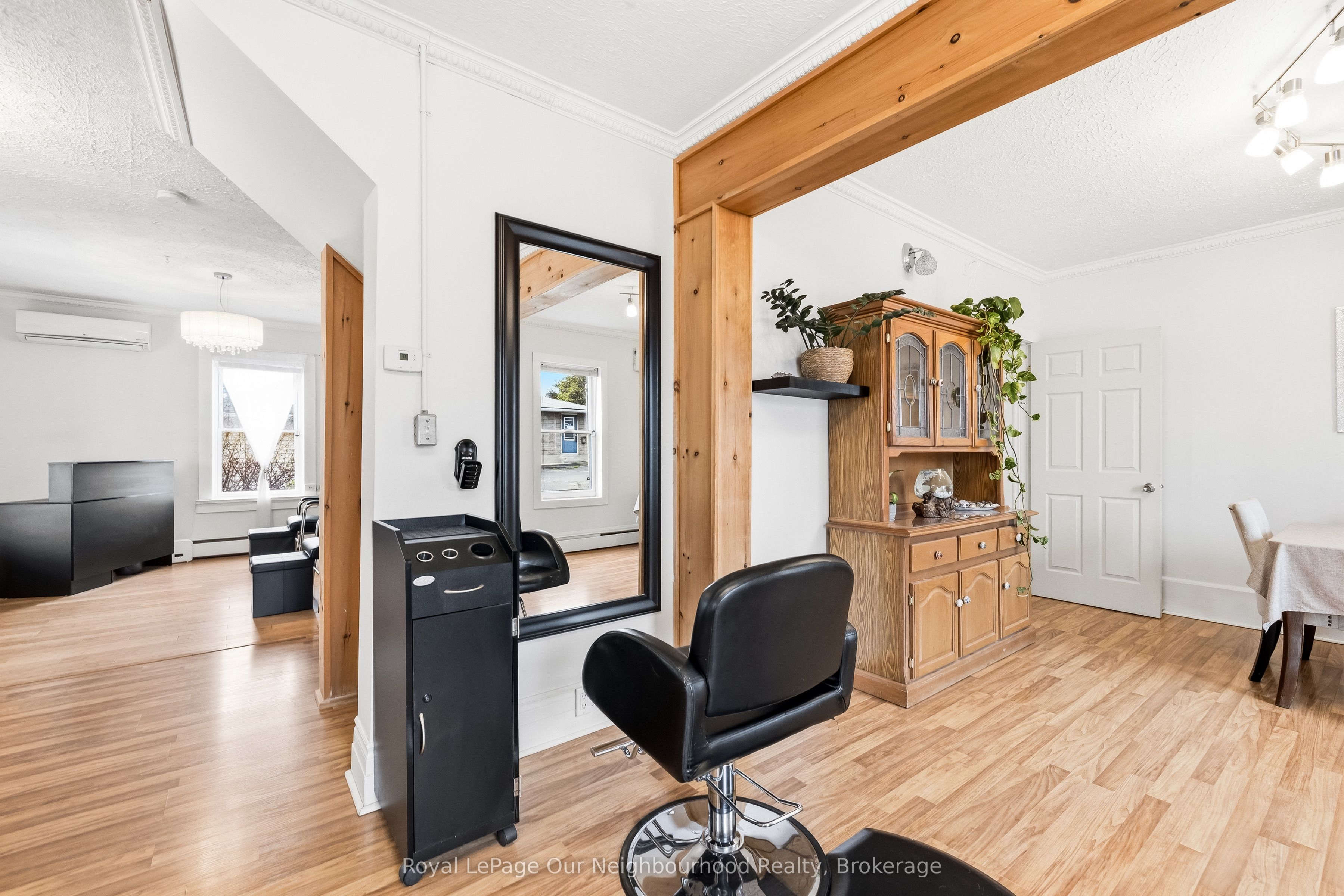 162 Dundas Street E Property Photo 13