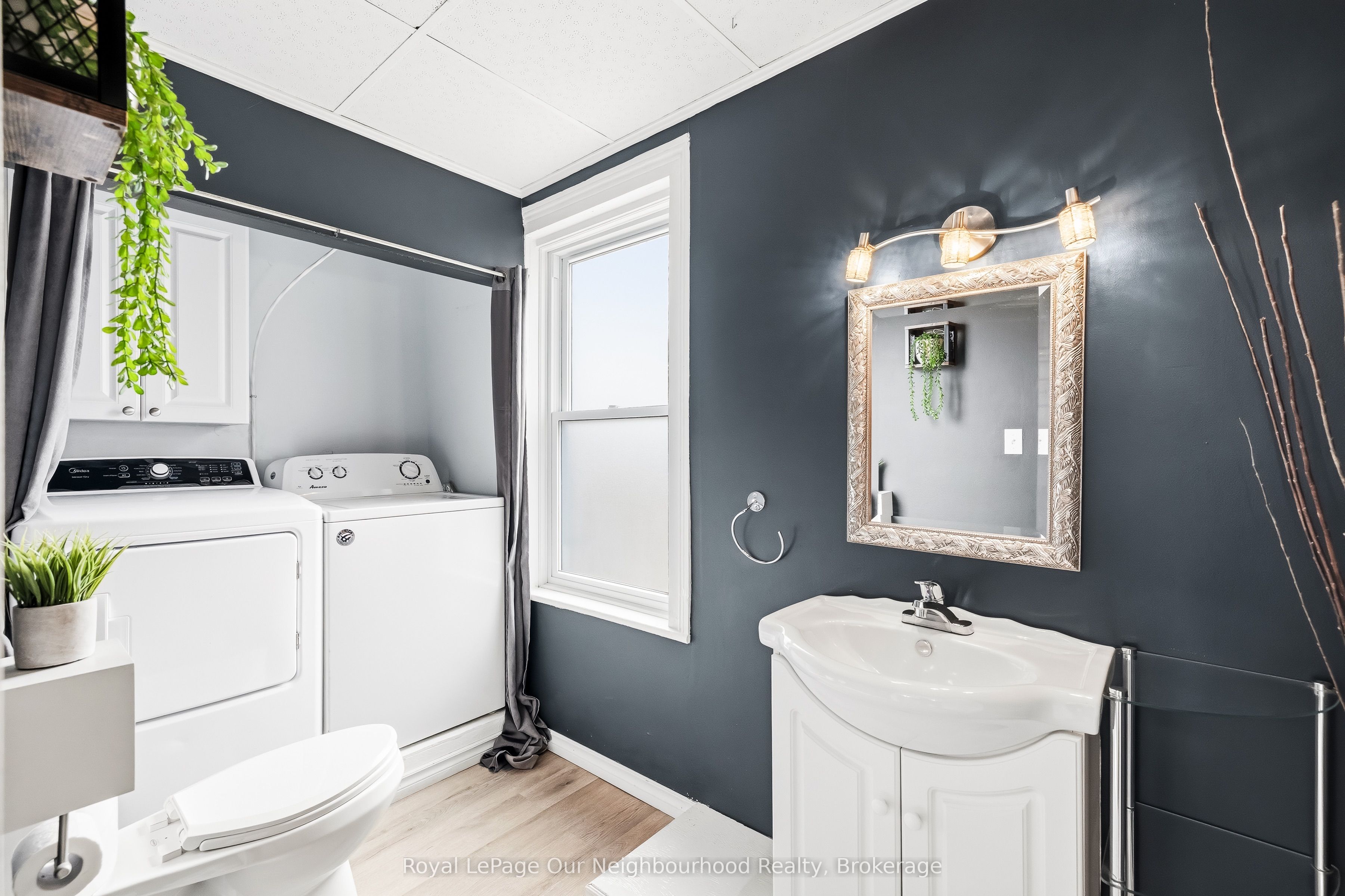 162 Dundas Street E Property Photo 17