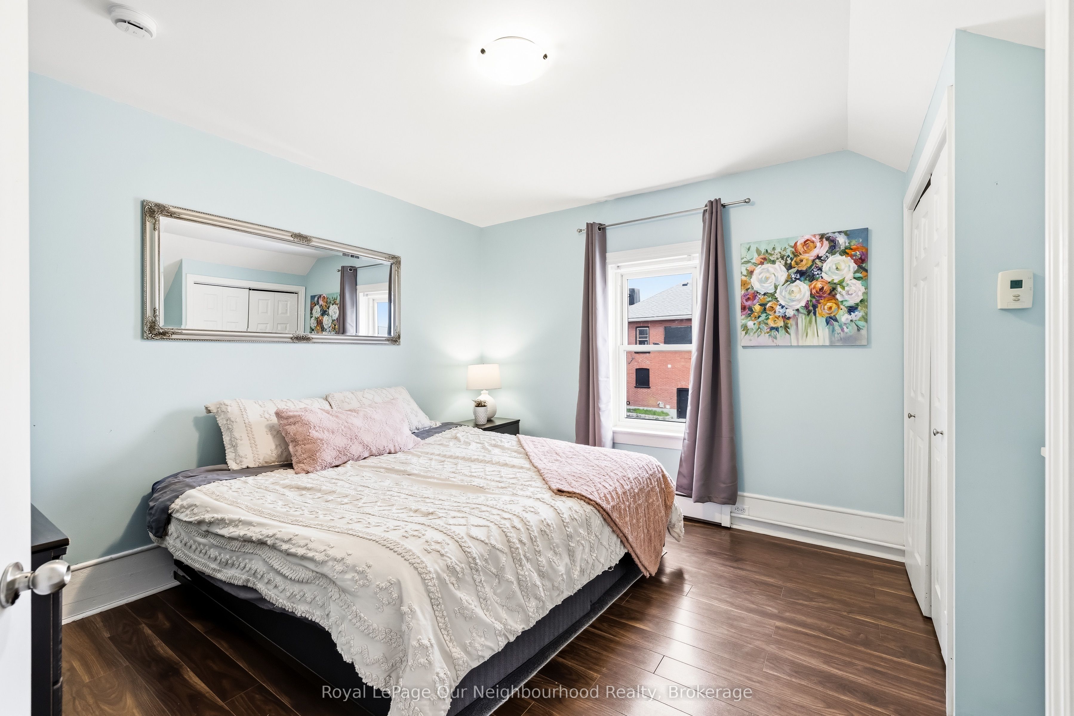 162 Dundas Street E Property Photo 23