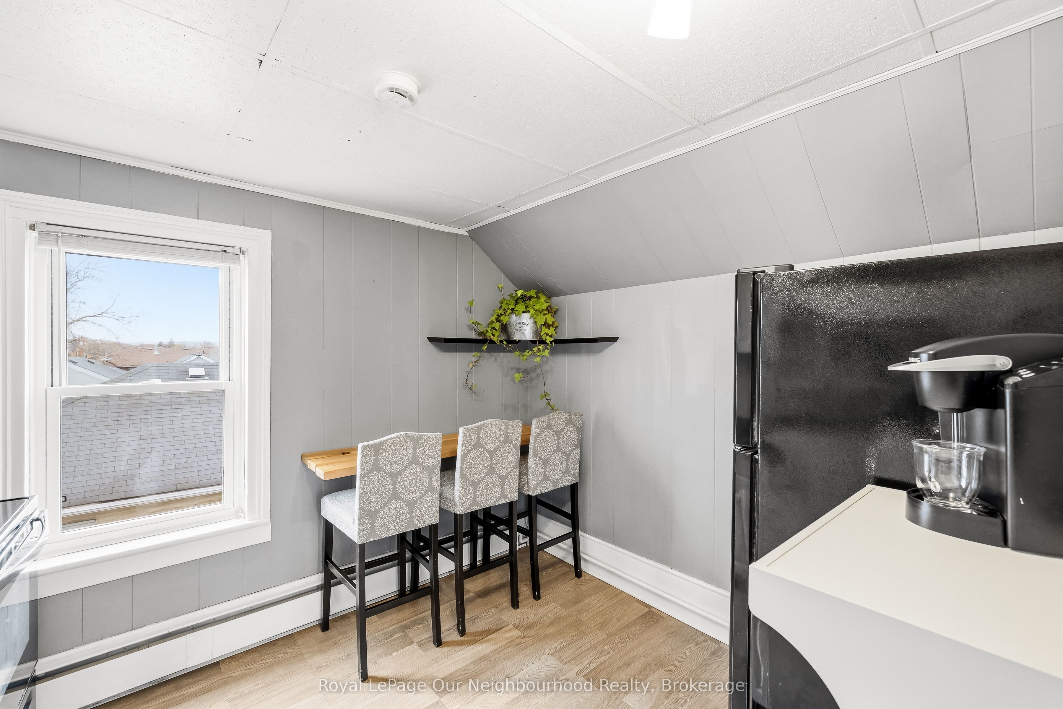 162 Dundas Street E Property Photo 29