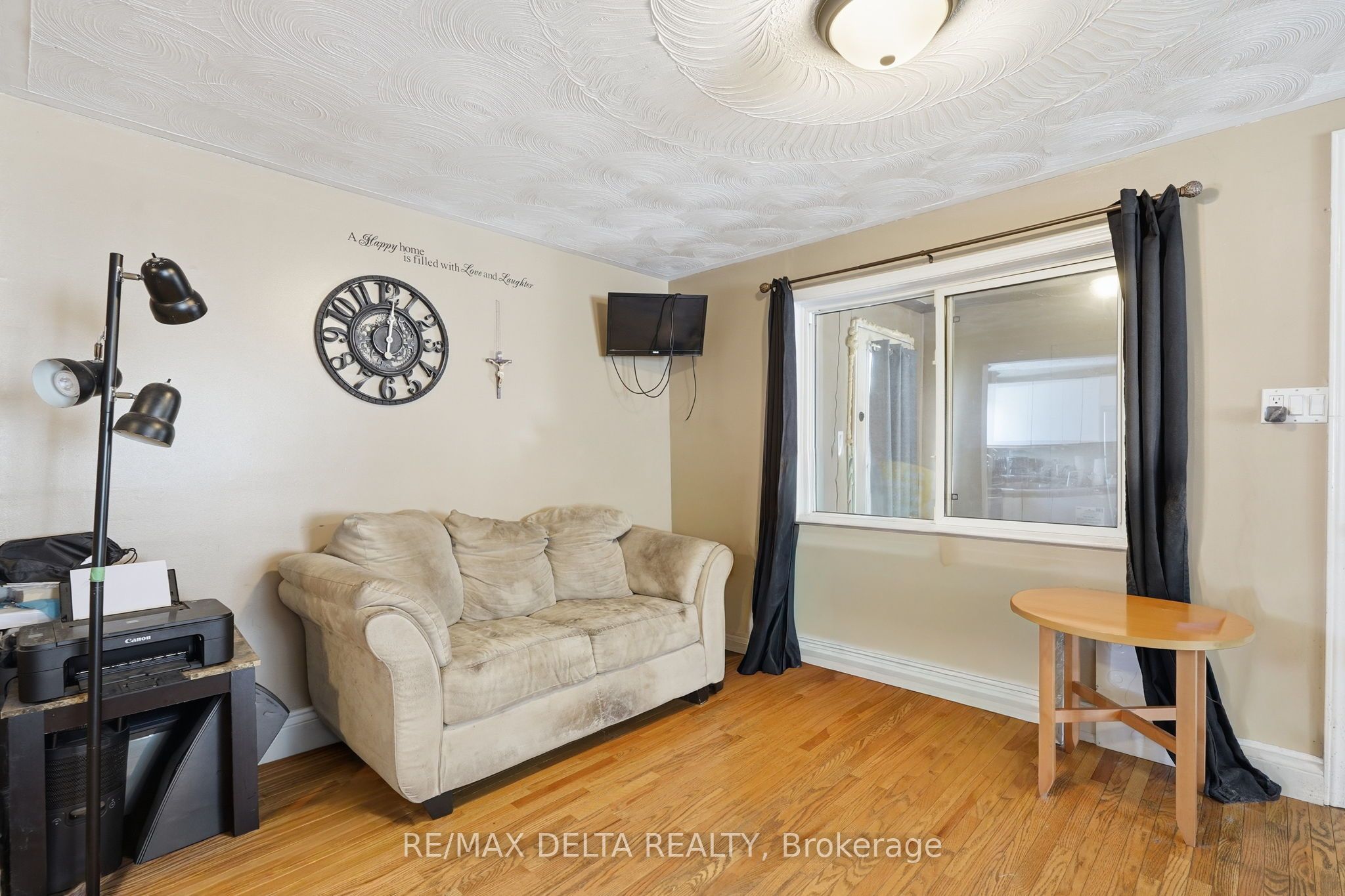 49 Lochiel Street E Property Photo 15