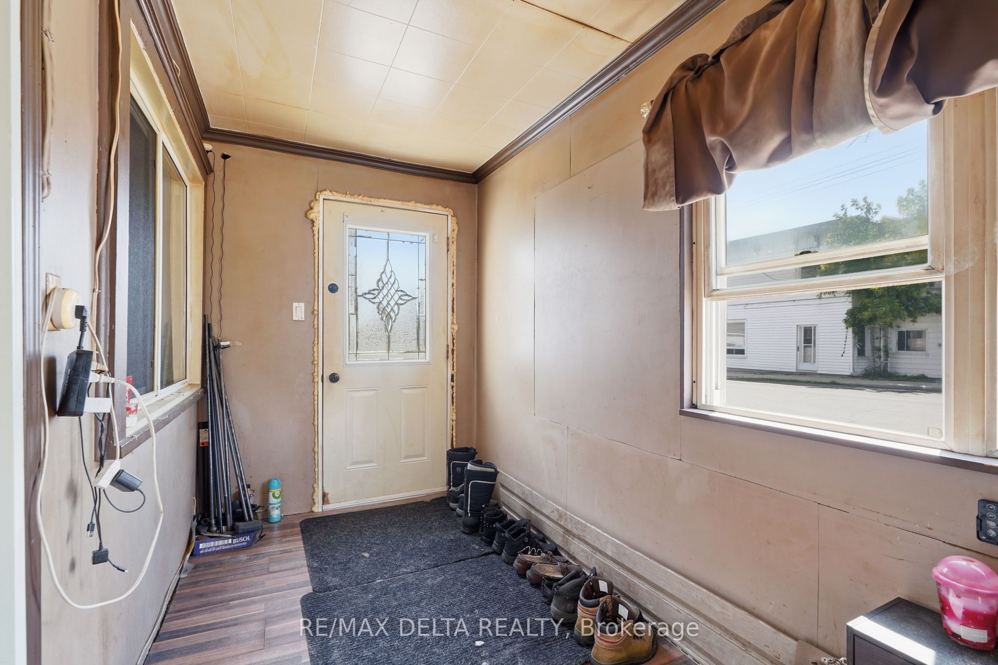 49 Lochiel Street E Property Photo 23